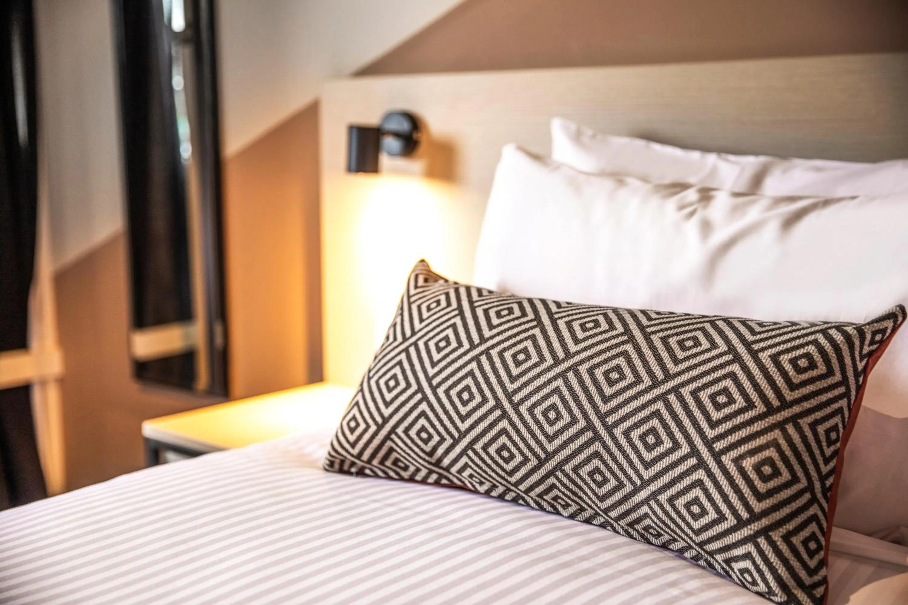 Bedroom, Bed in Nightcap at Manhattan Hotel