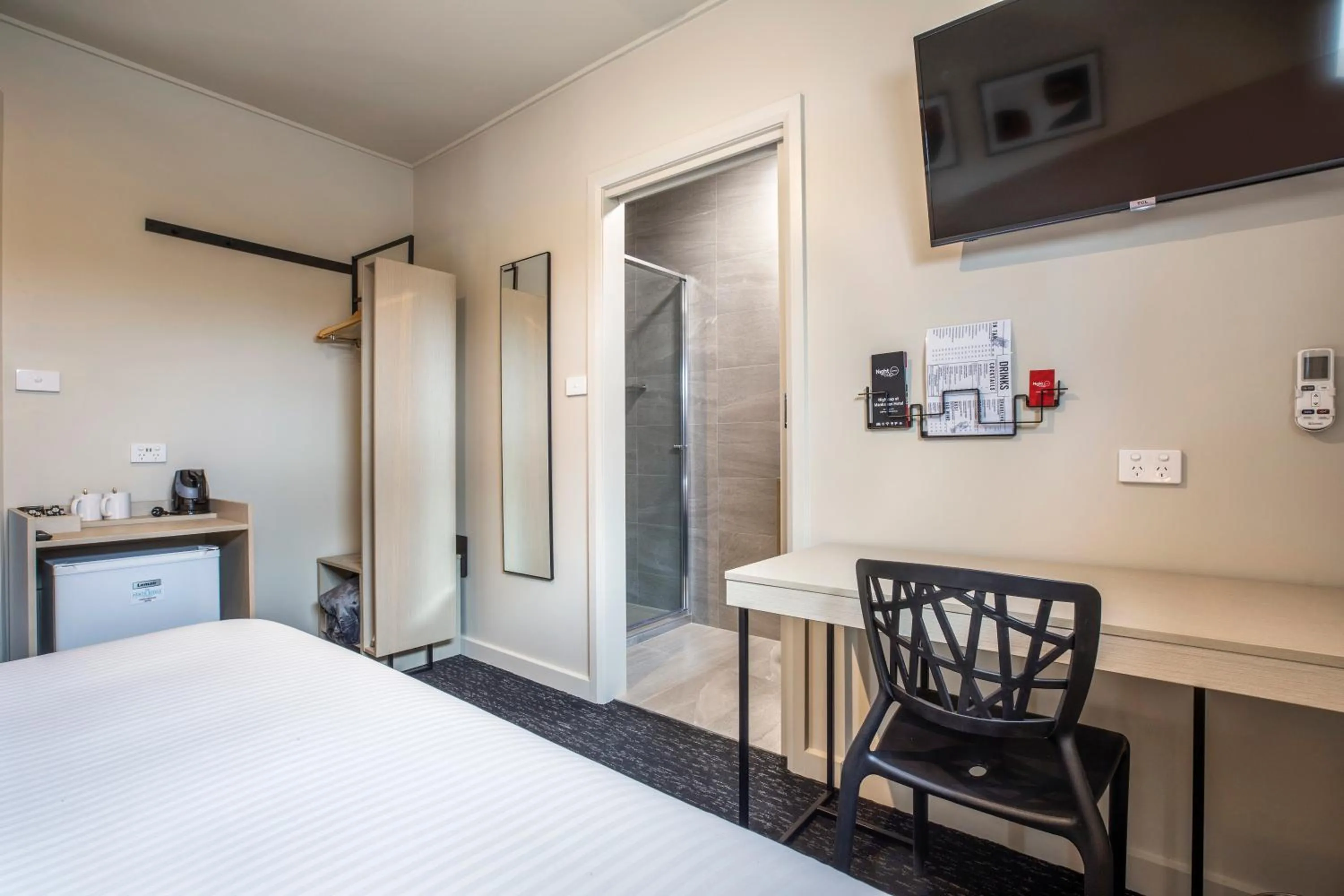 Bedroom, Bed in Nightcap at Manhattan Hotel