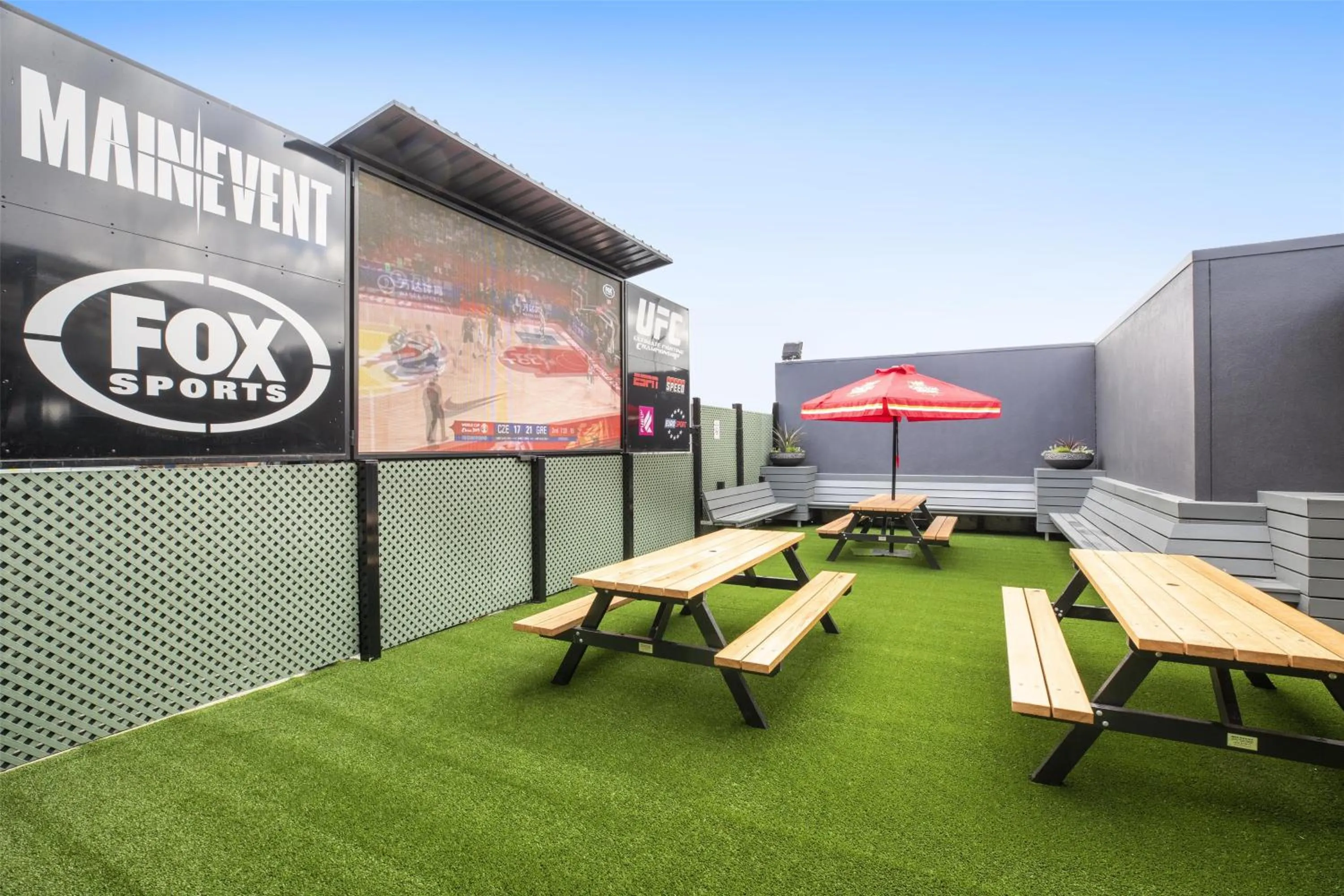 Lounge or bar in Nightcap at Manhattan Hotel