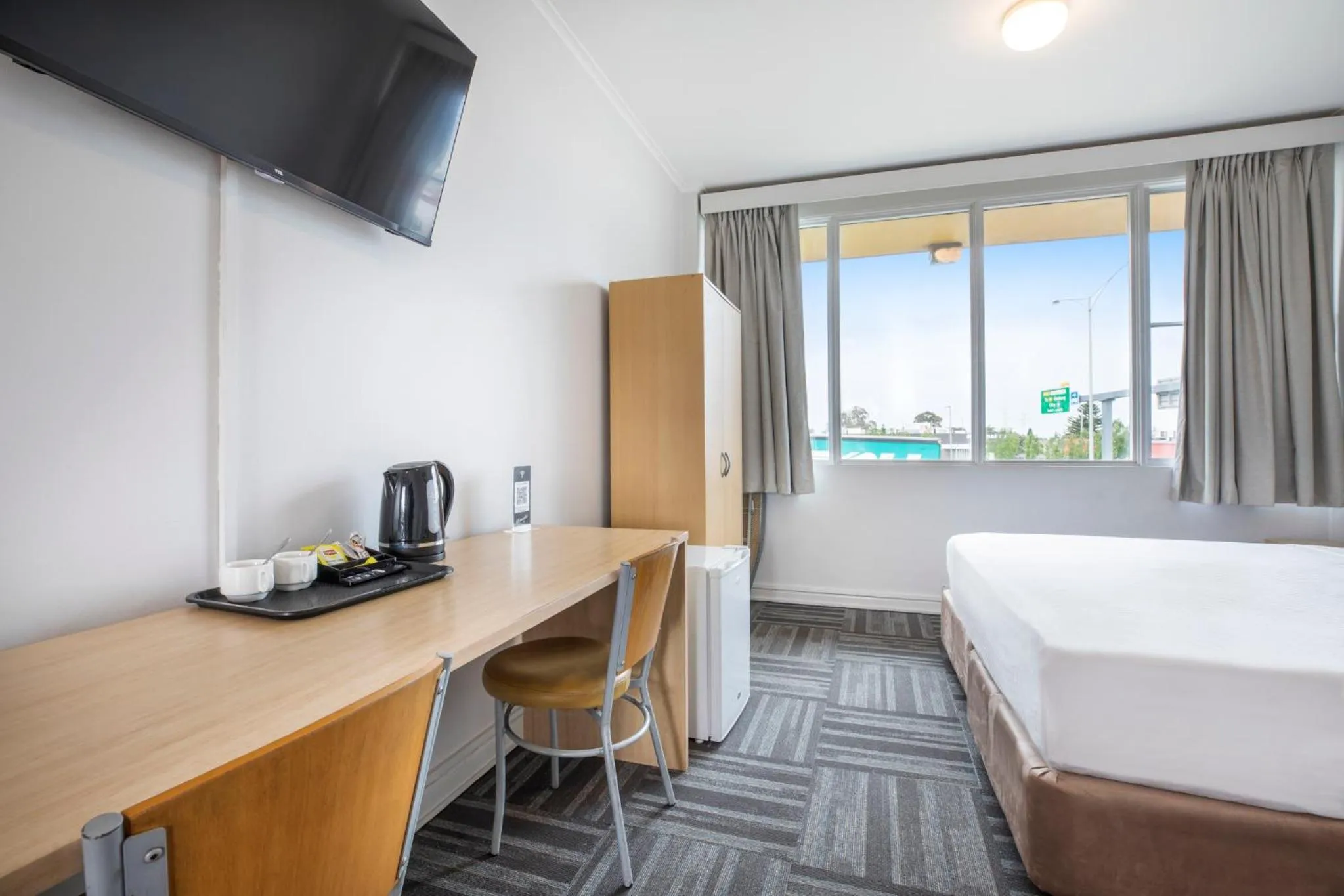 Bedroom, Bed in Meadow Inn Hotel-Motel