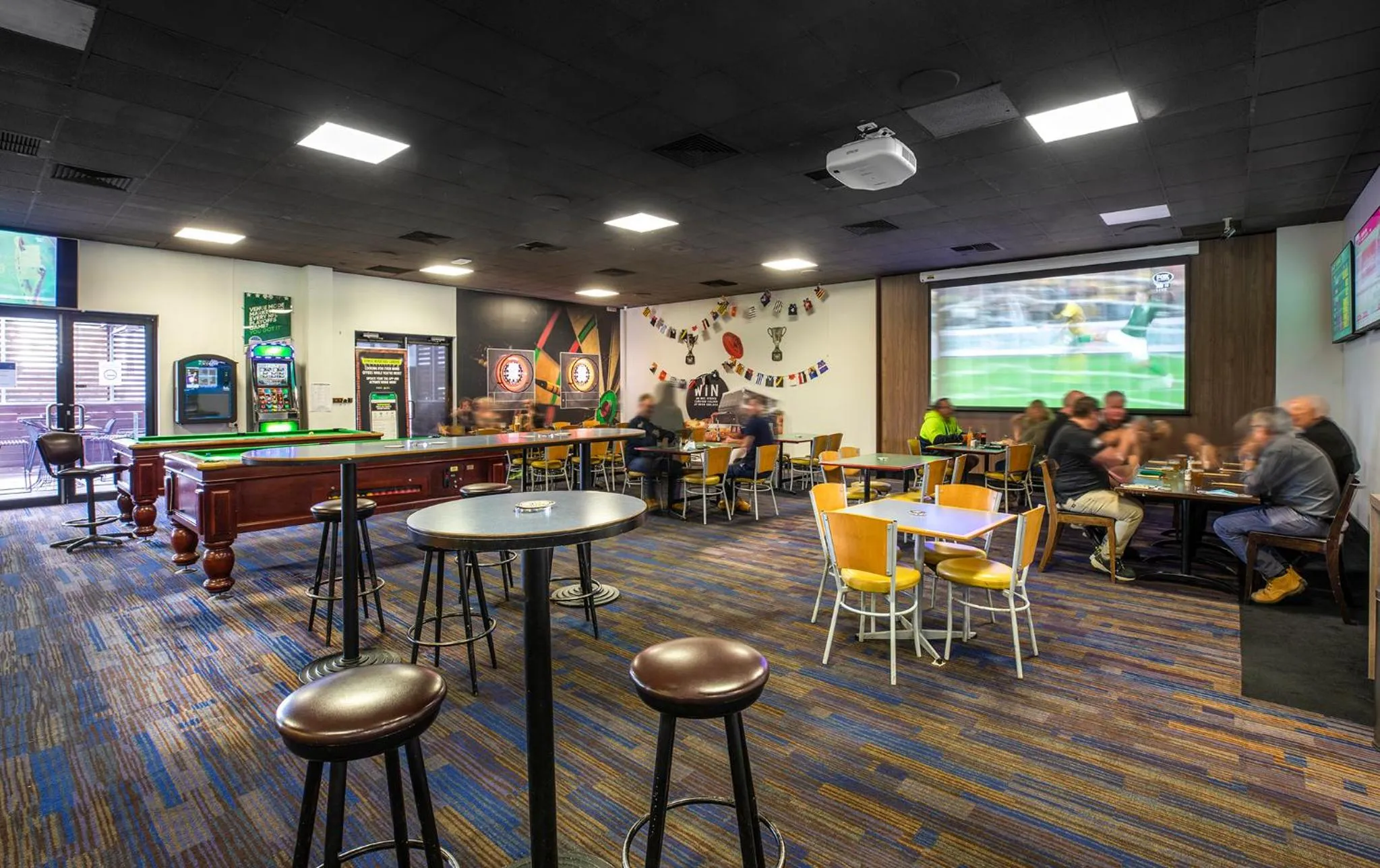 Lounge or bar in Meadow Inn Hotel-Motel