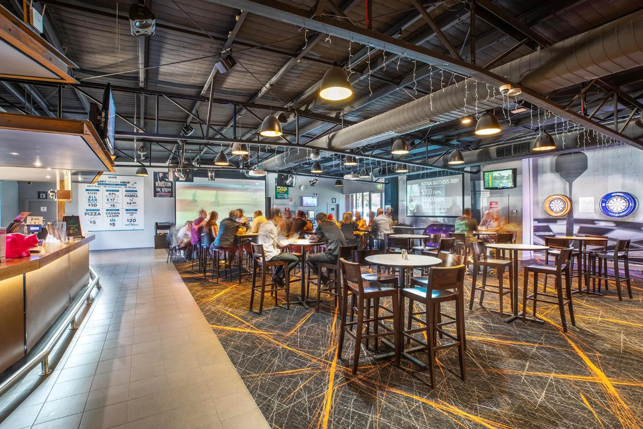 Lounge or bar in Nightcap at Sandown Park Hotel