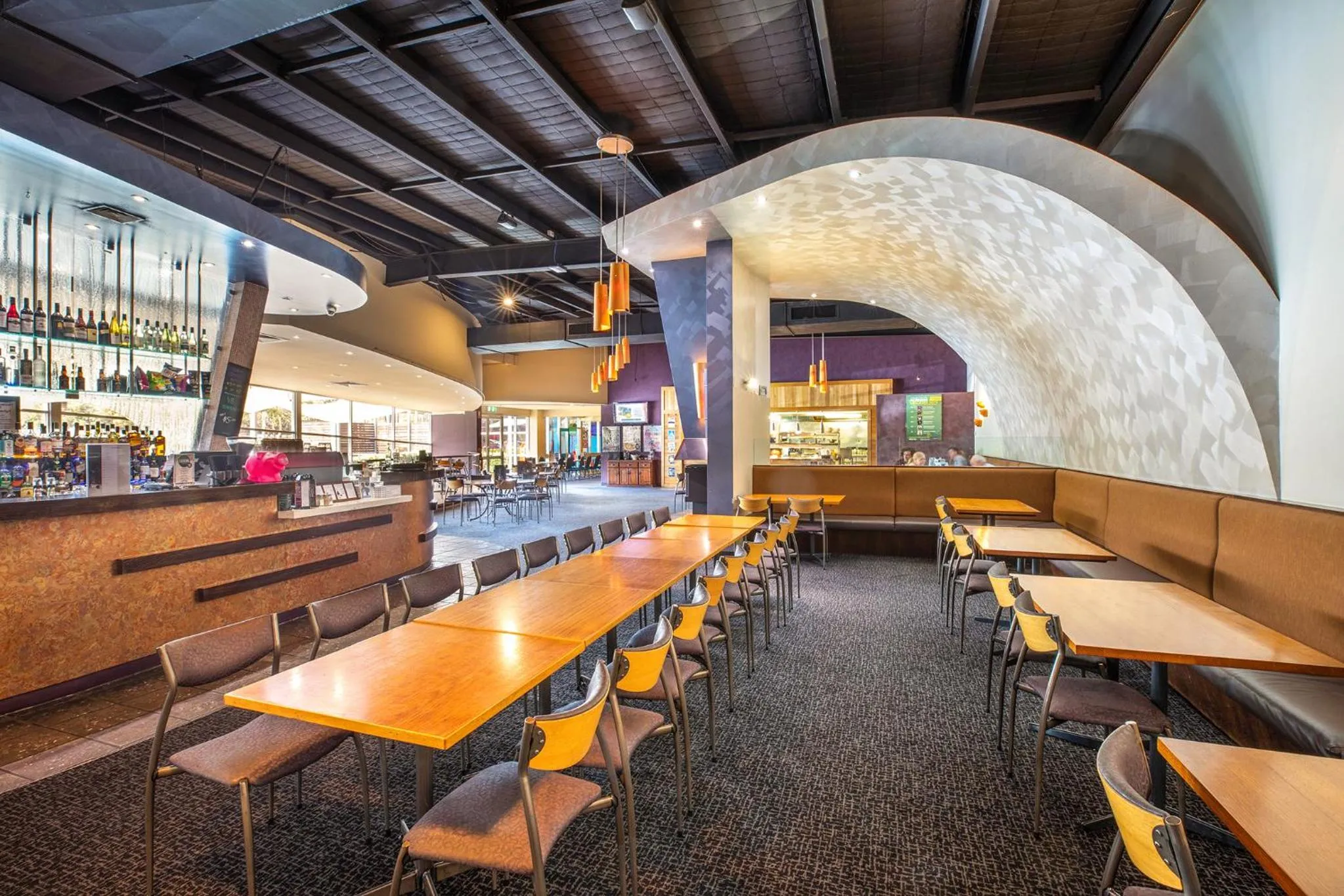 Restaurant/places to eat in Nightcap at Sandown Park Hotel