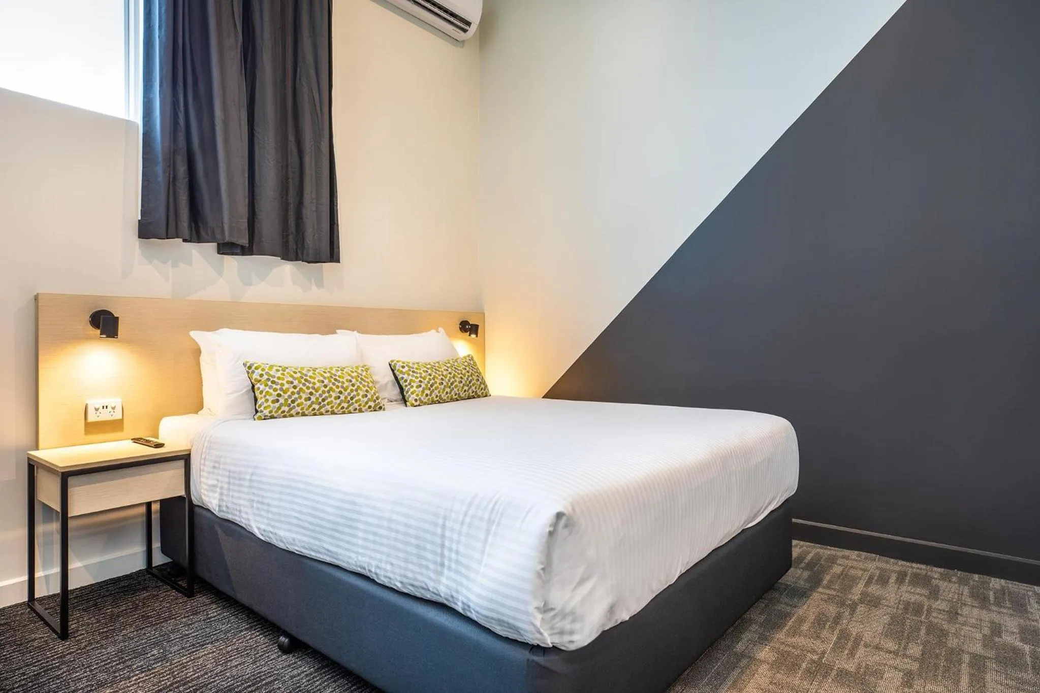 Bedroom, Bed in Nightcap at Seaford Hotel