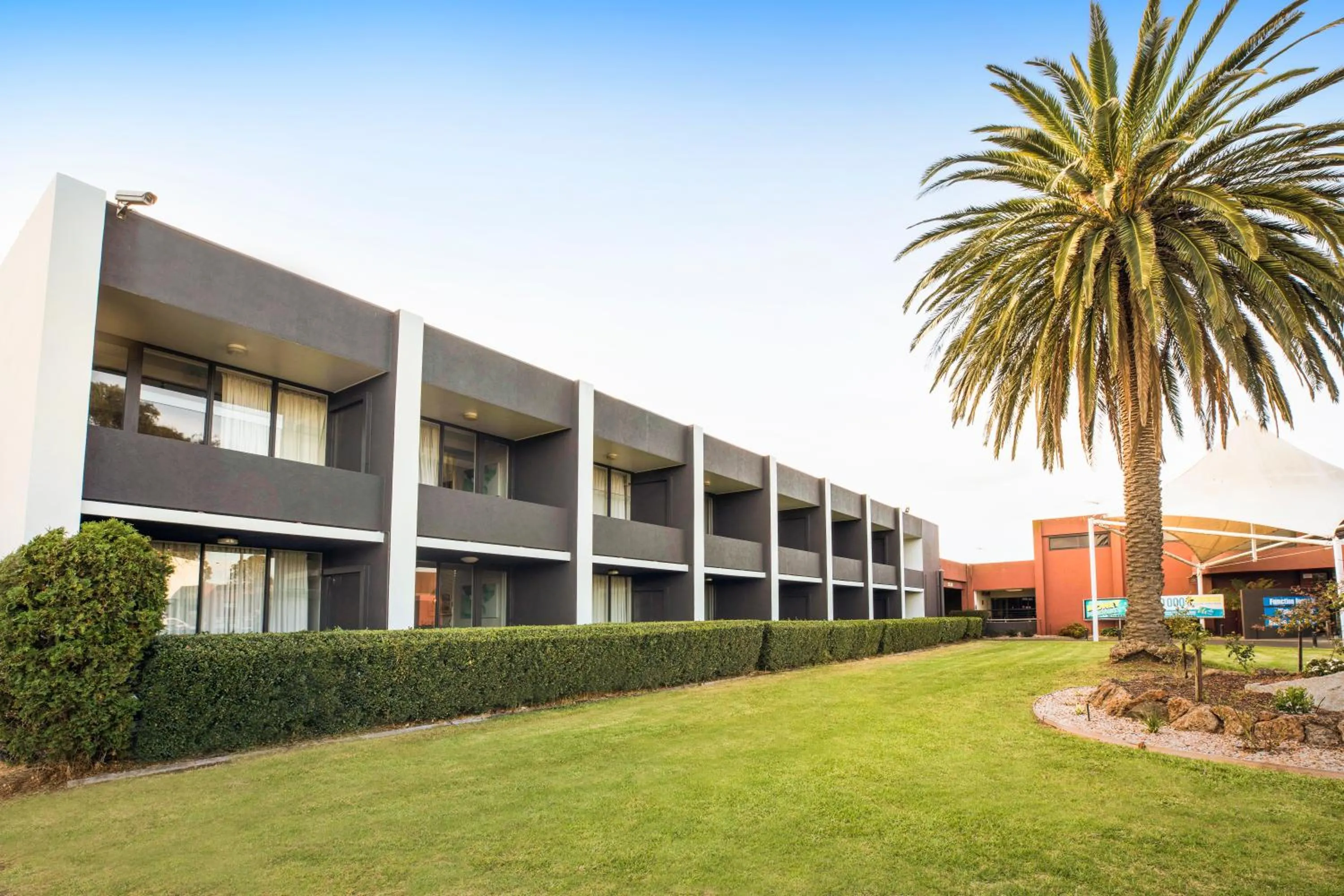Facade/entrance in Nightcap at Seaford Hotel