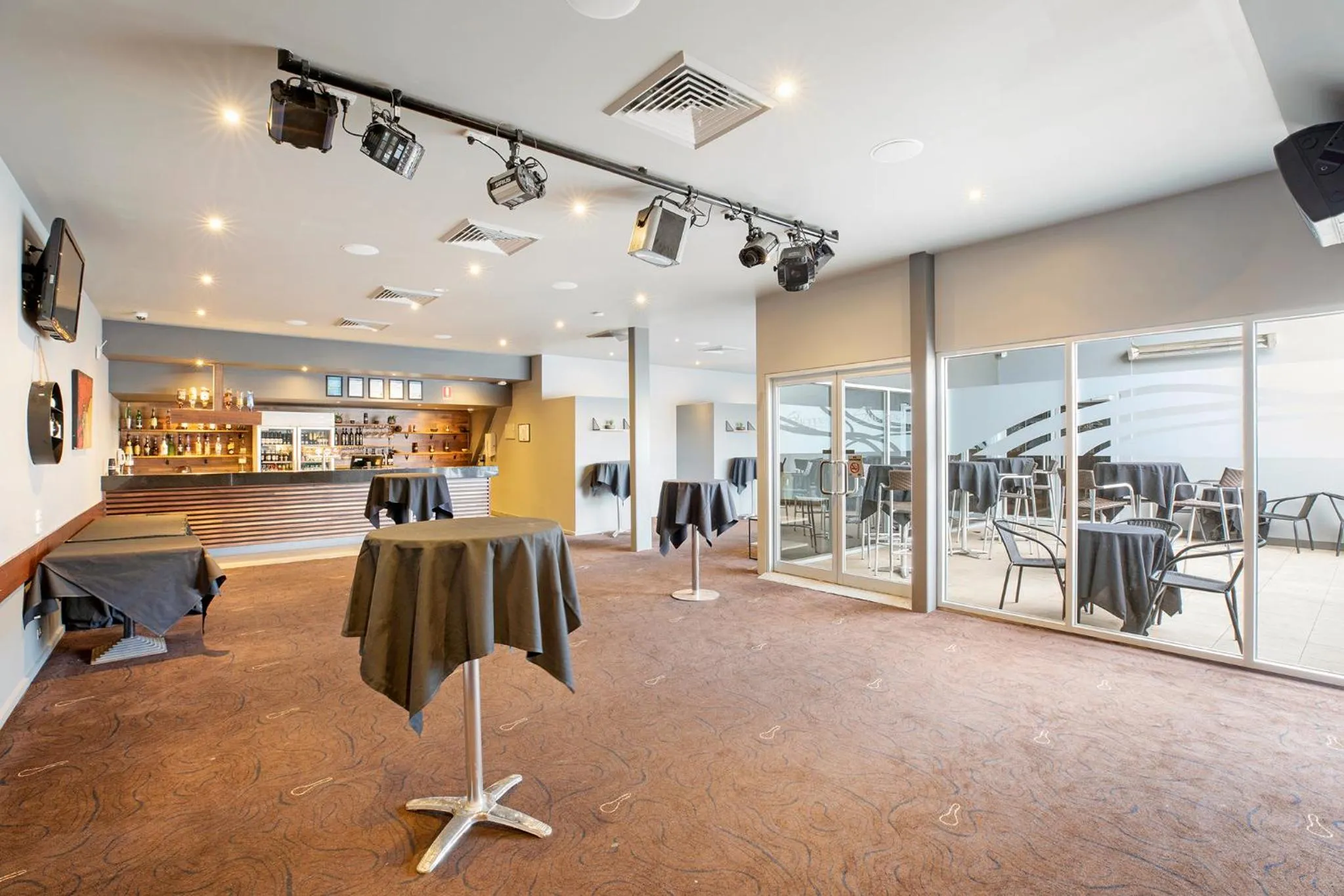 Lounge or bar in Nightcap at Shoppingtown Hotel