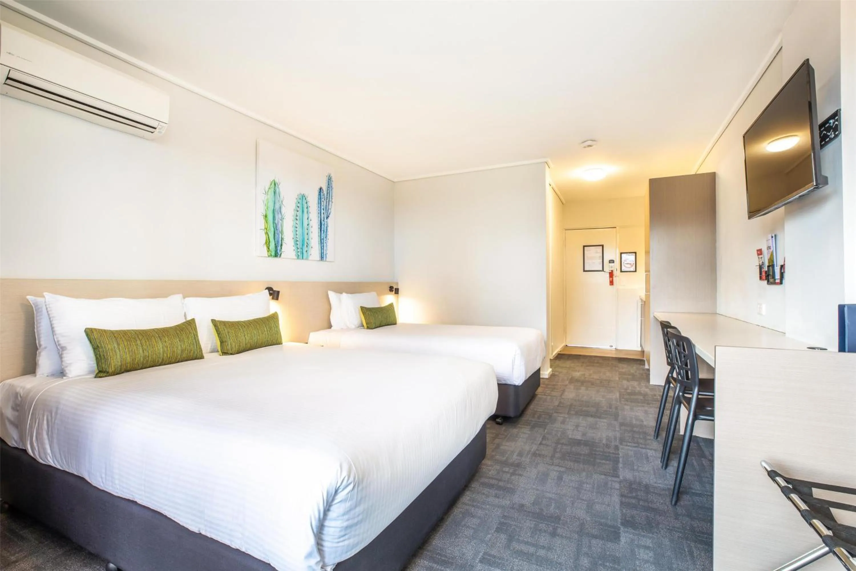 Bedroom, Bed in Nightcap at Shoppingtown Hotel