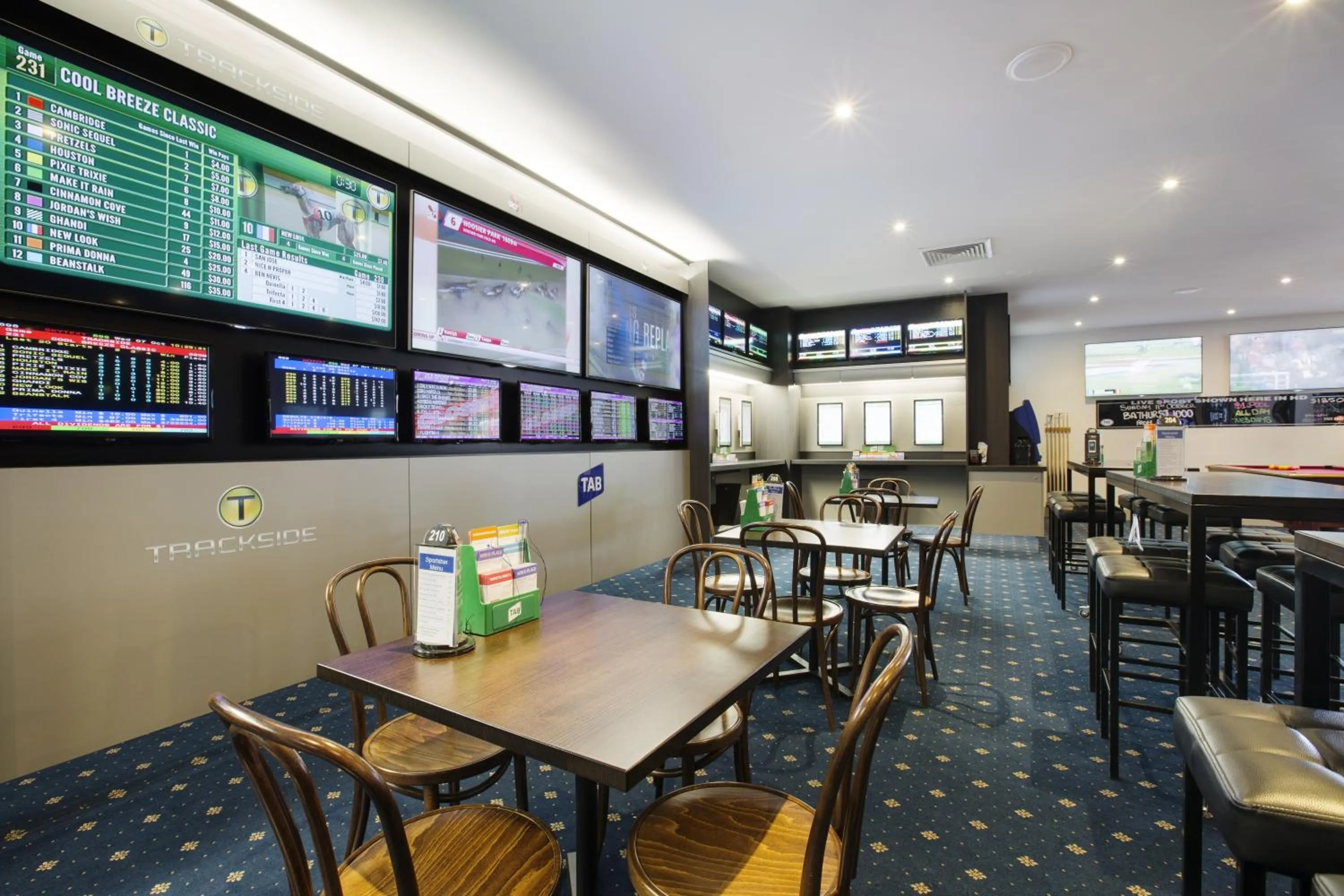 Lounge or bar in Nightcap at Shoppingtown Hotel