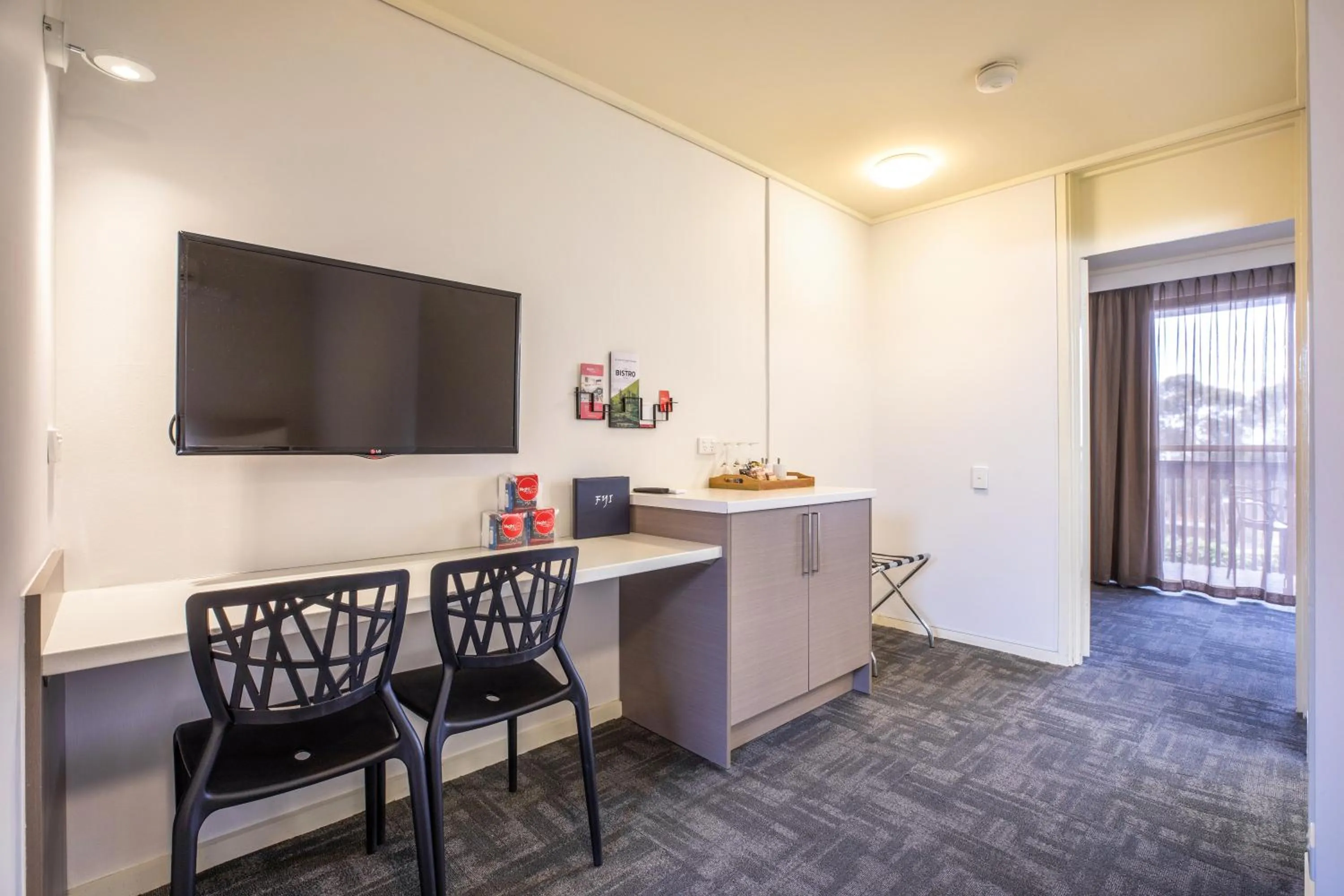 TV and multimedia in Nightcap at Shoppingtown Hotel