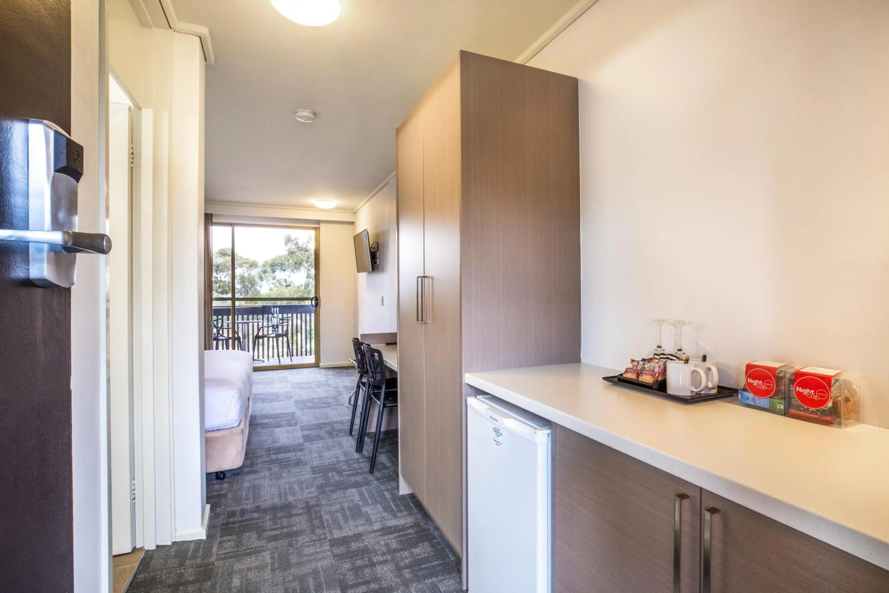 Coffee/tea facilities in Nightcap at Shoppingtown Hotel