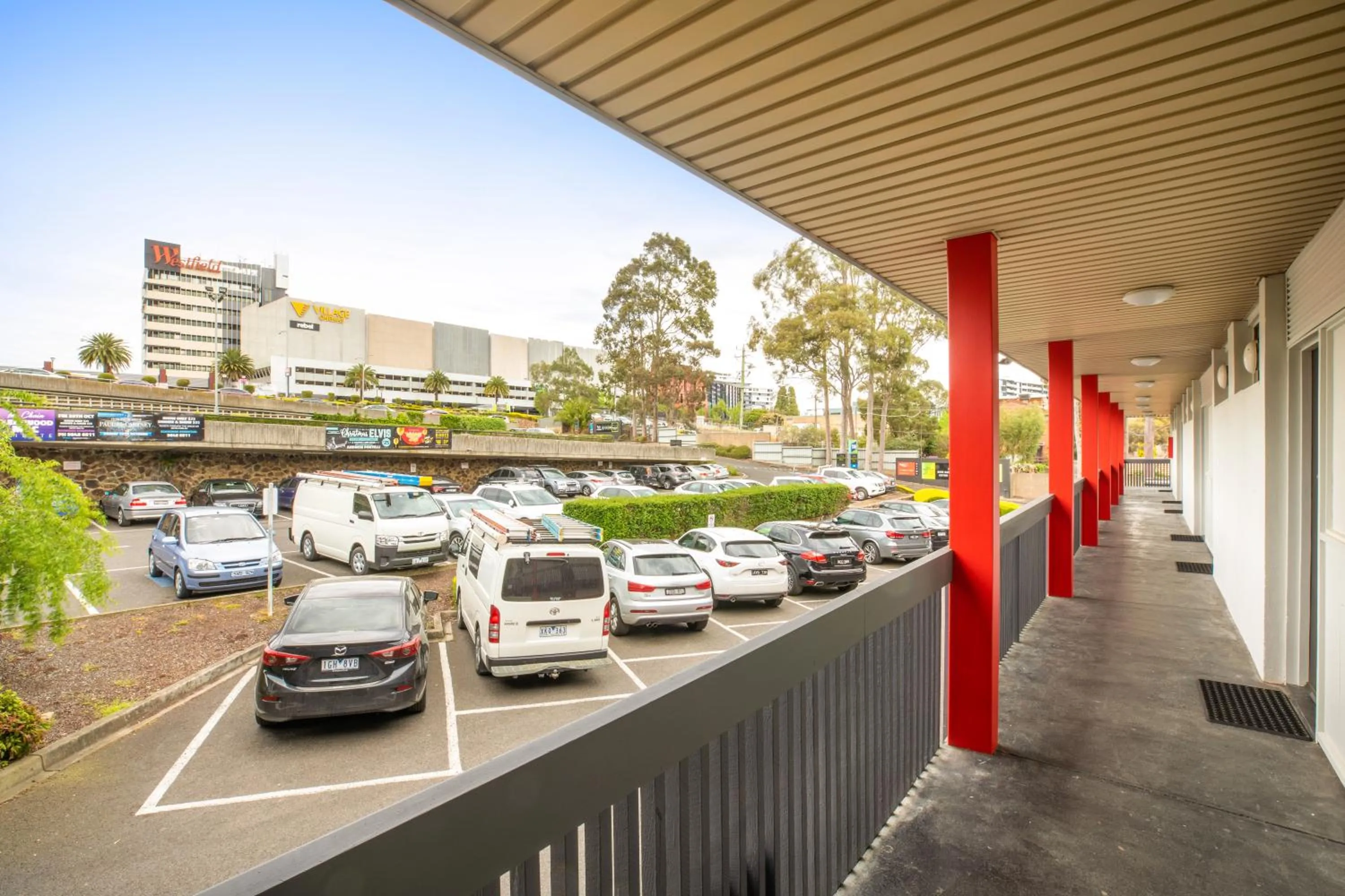 Facade/entrance in Nightcap at Shoppingtown Hotel