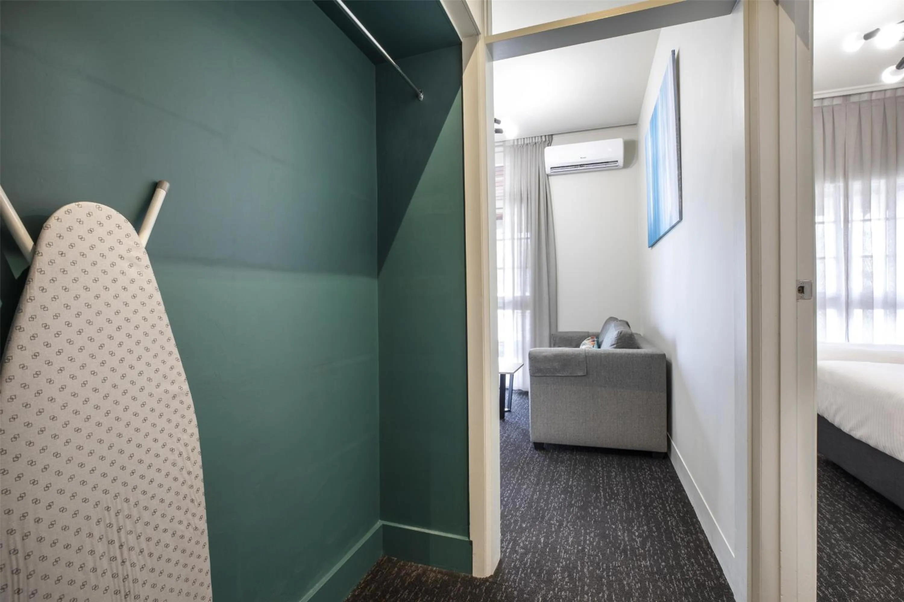 Photo of the whole room, Bed in Nightcap at Sylvania Hotel