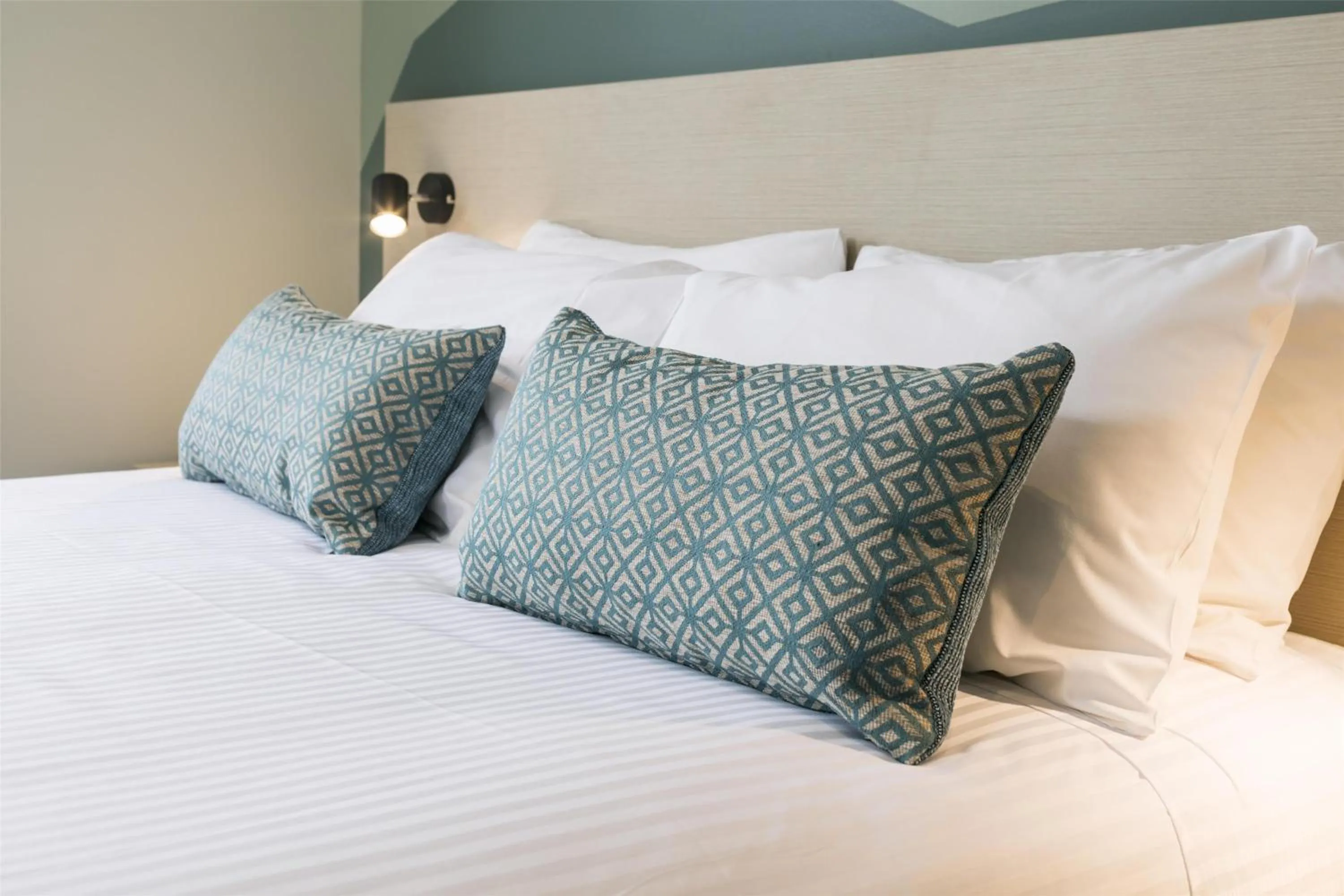 Bedroom, Bed in Nightcap at Atherton Hotel