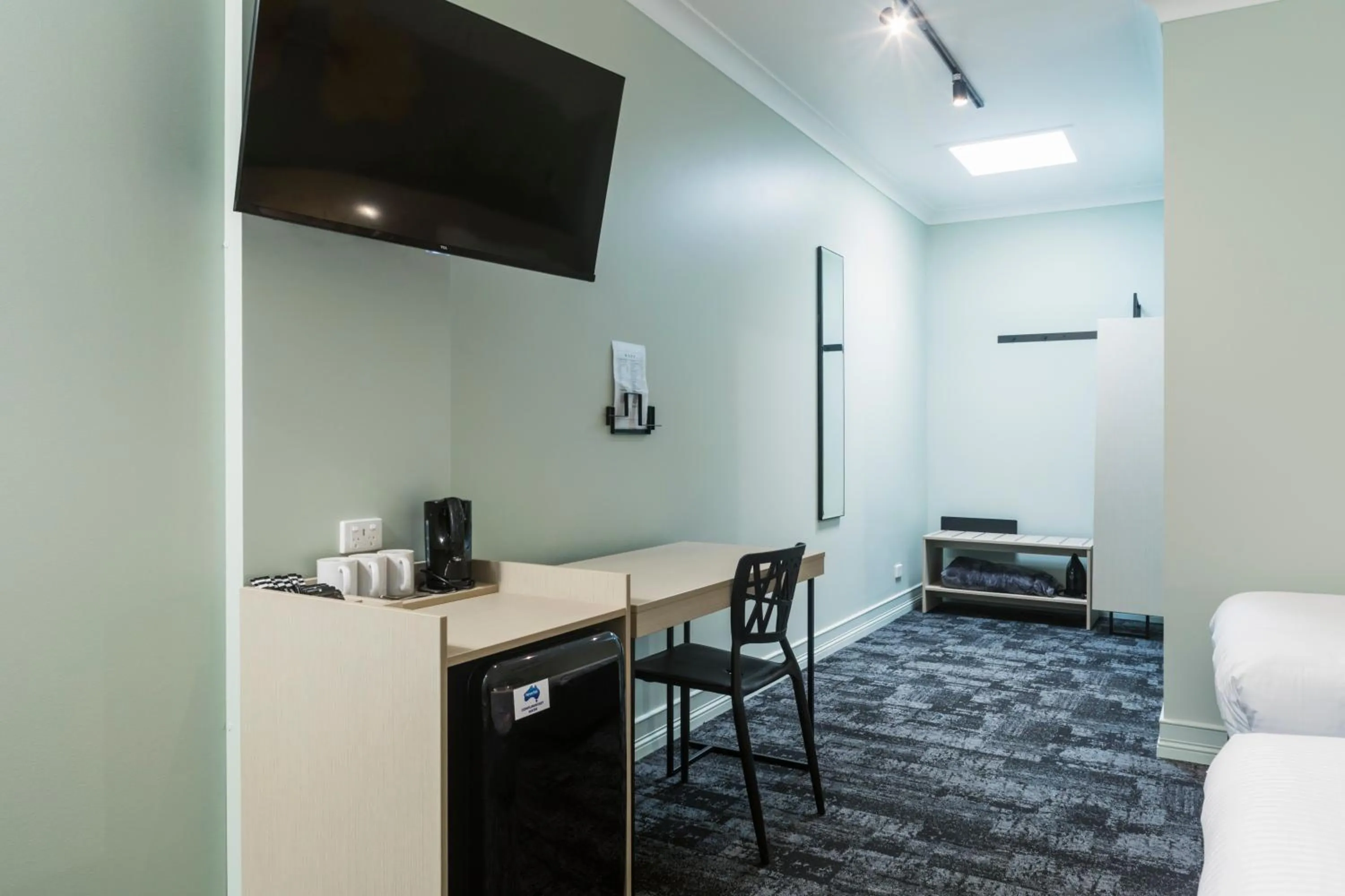 TV and multimedia in Nightcap at Atherton Hotel