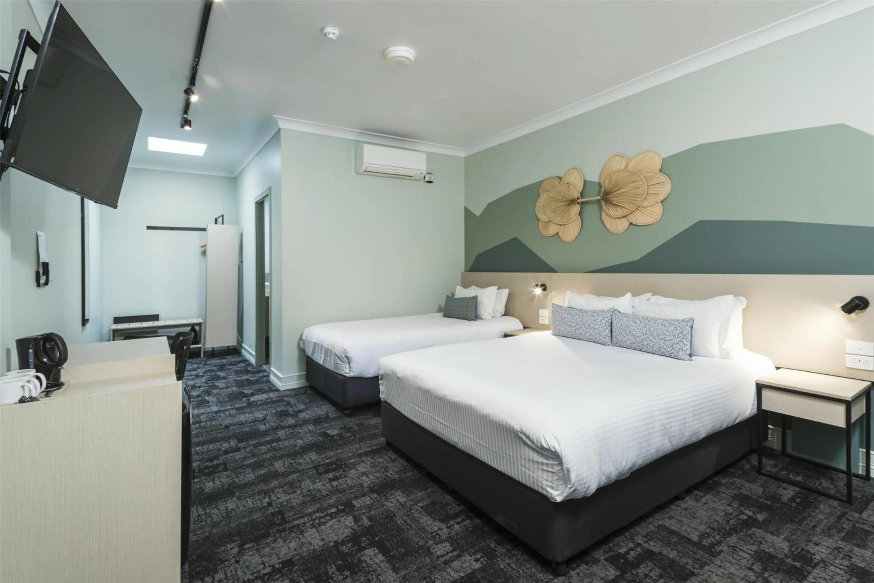 Bedroom, Bed in Nightcap at Atherton Hotel