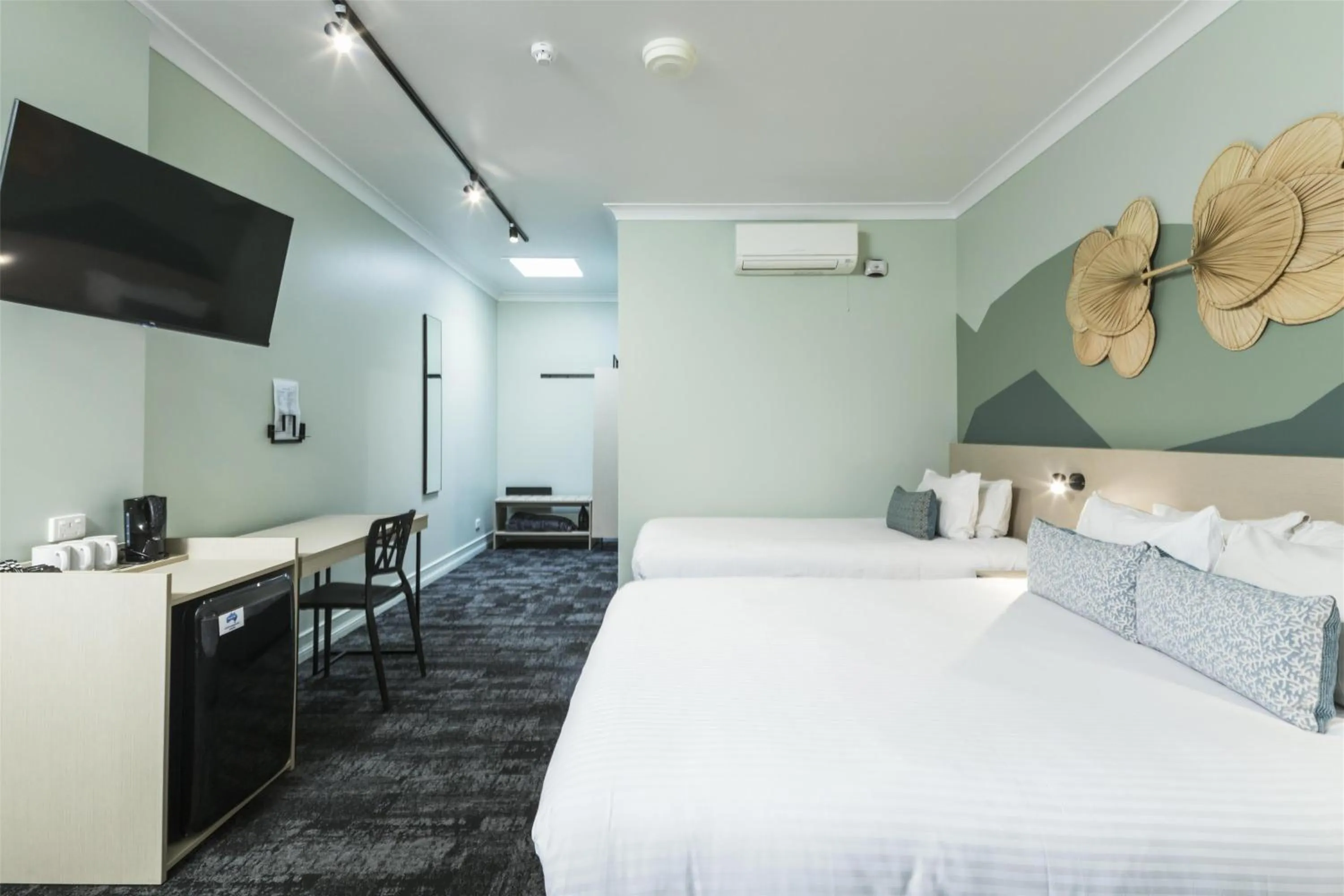 Bedroom, Bed in Nightcap at Atherton Hotel