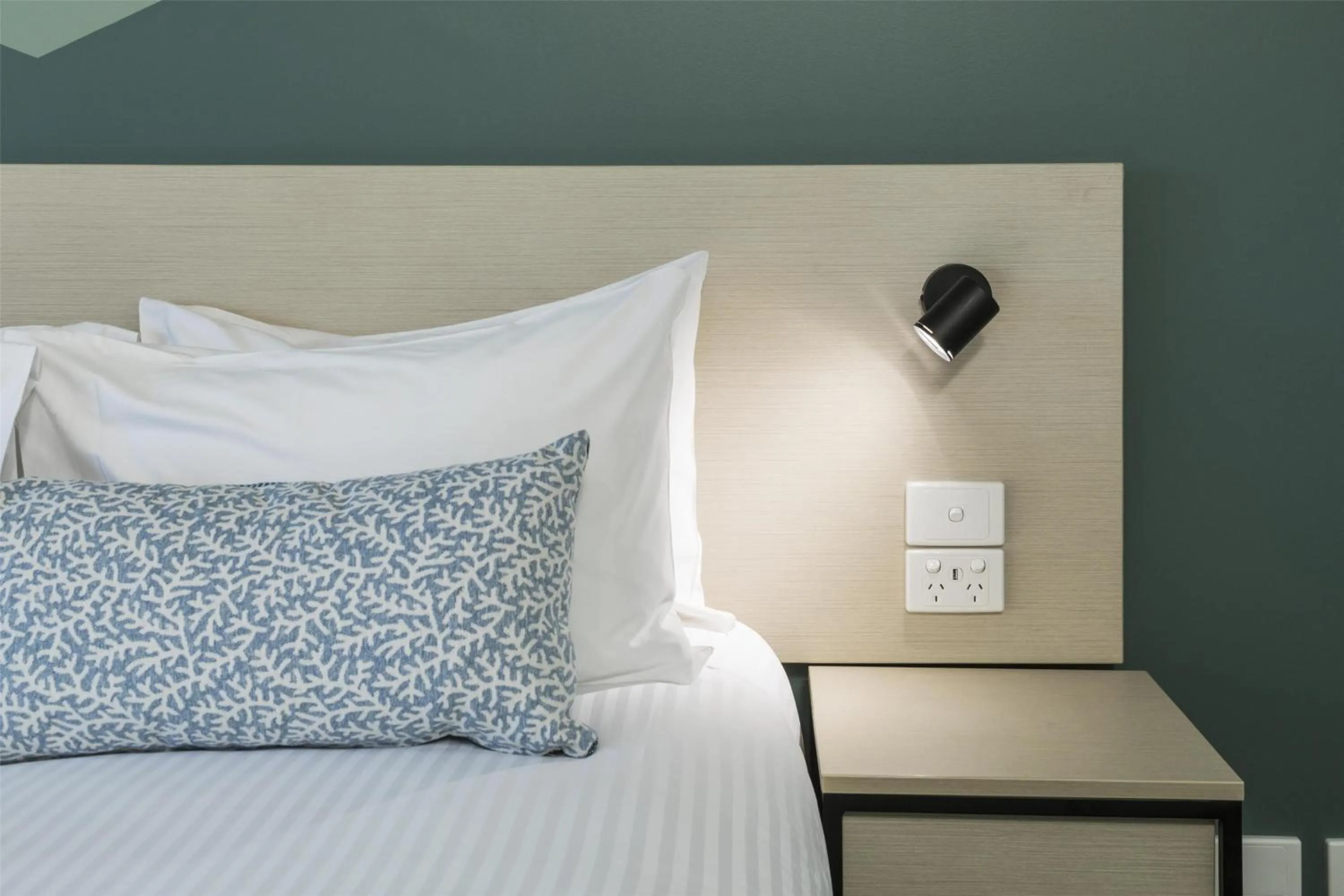 Bedroom, Bed in Nightcap at Atherton Hotel