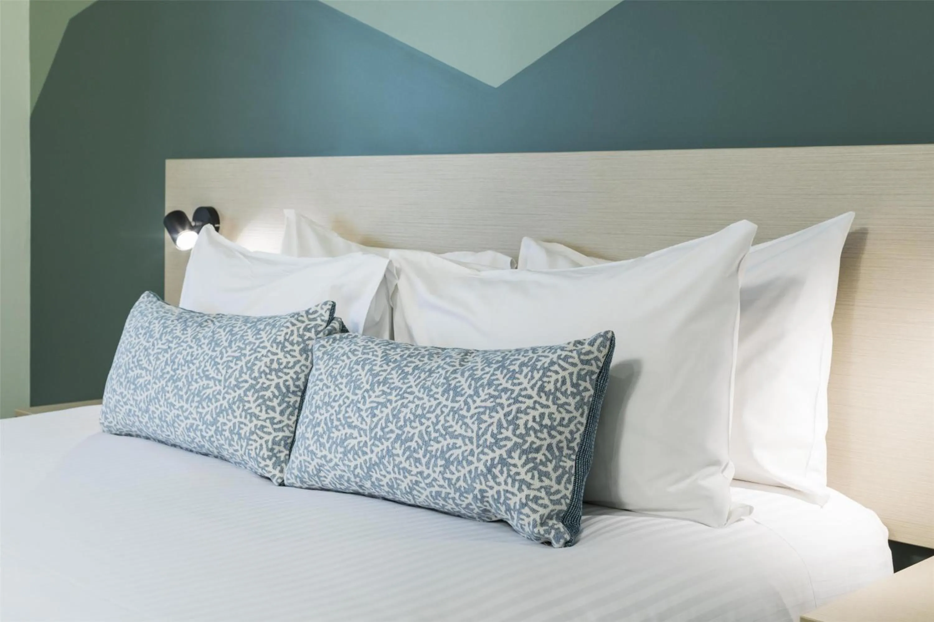 Bedroom, Bed in Nightcap at Atherton Hotel