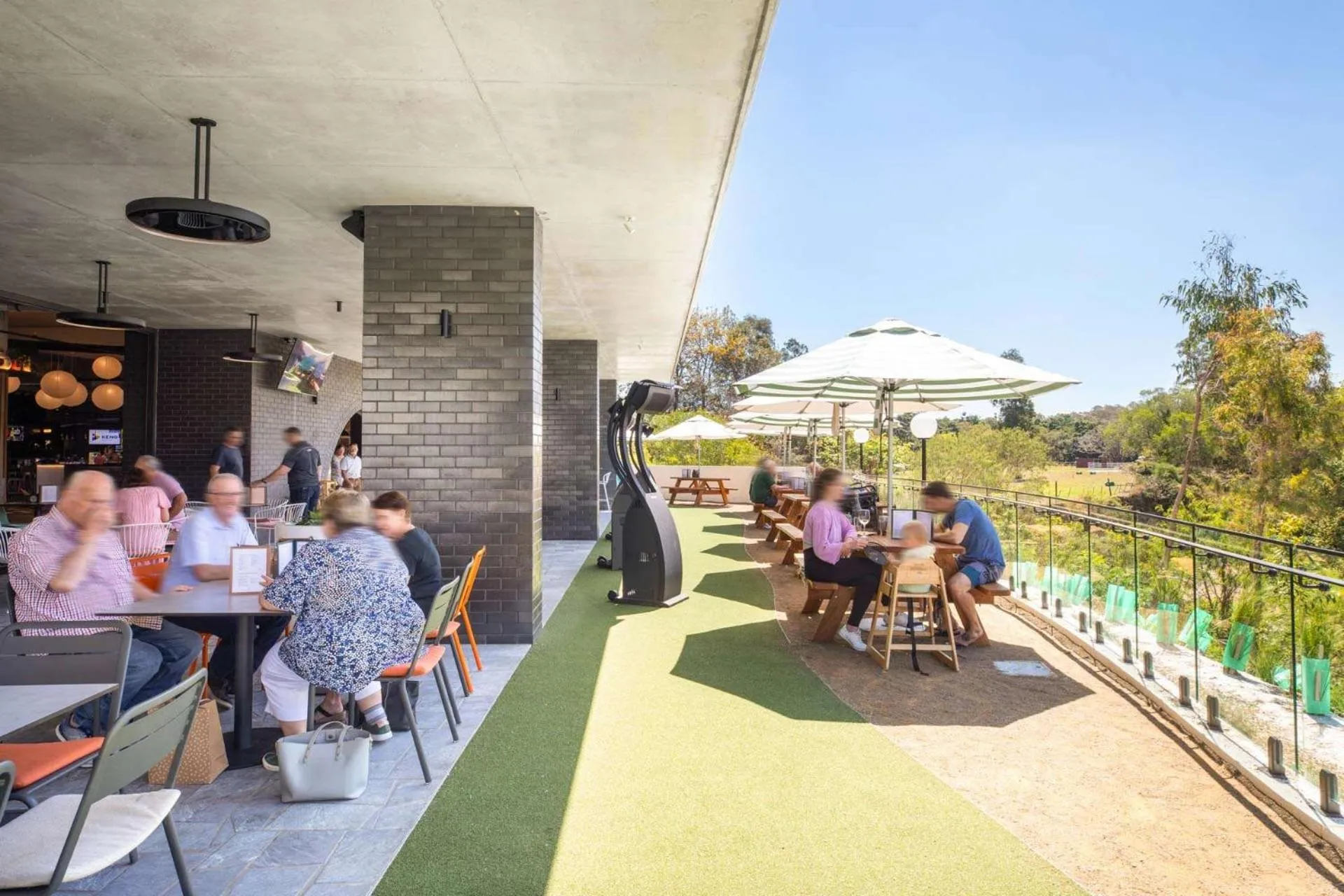 Restaurant/places to eat in Nightelier Mitchelton The Brook