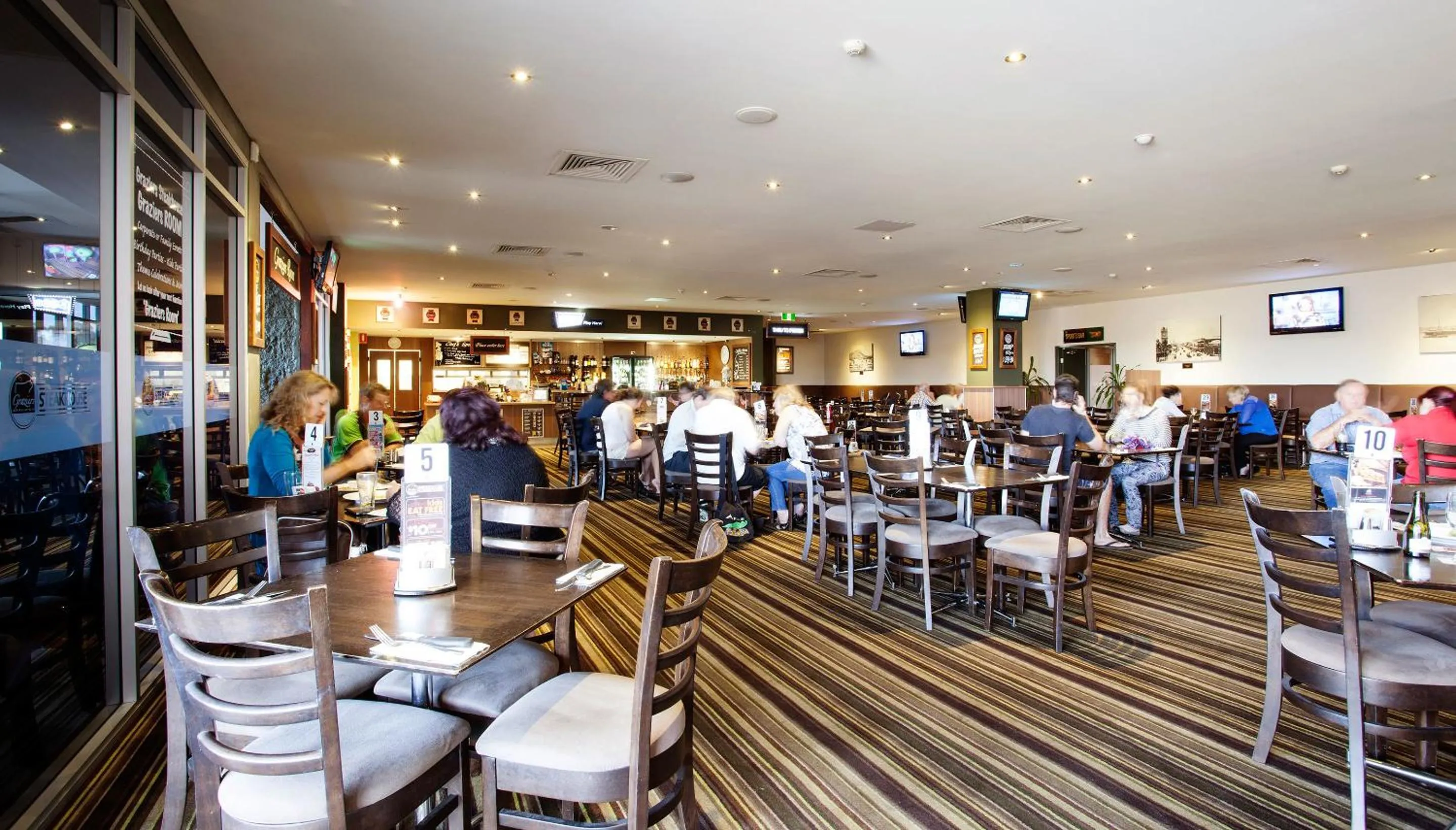 Restaurant/places to eat in Nightcap at Dalrymple Hotel