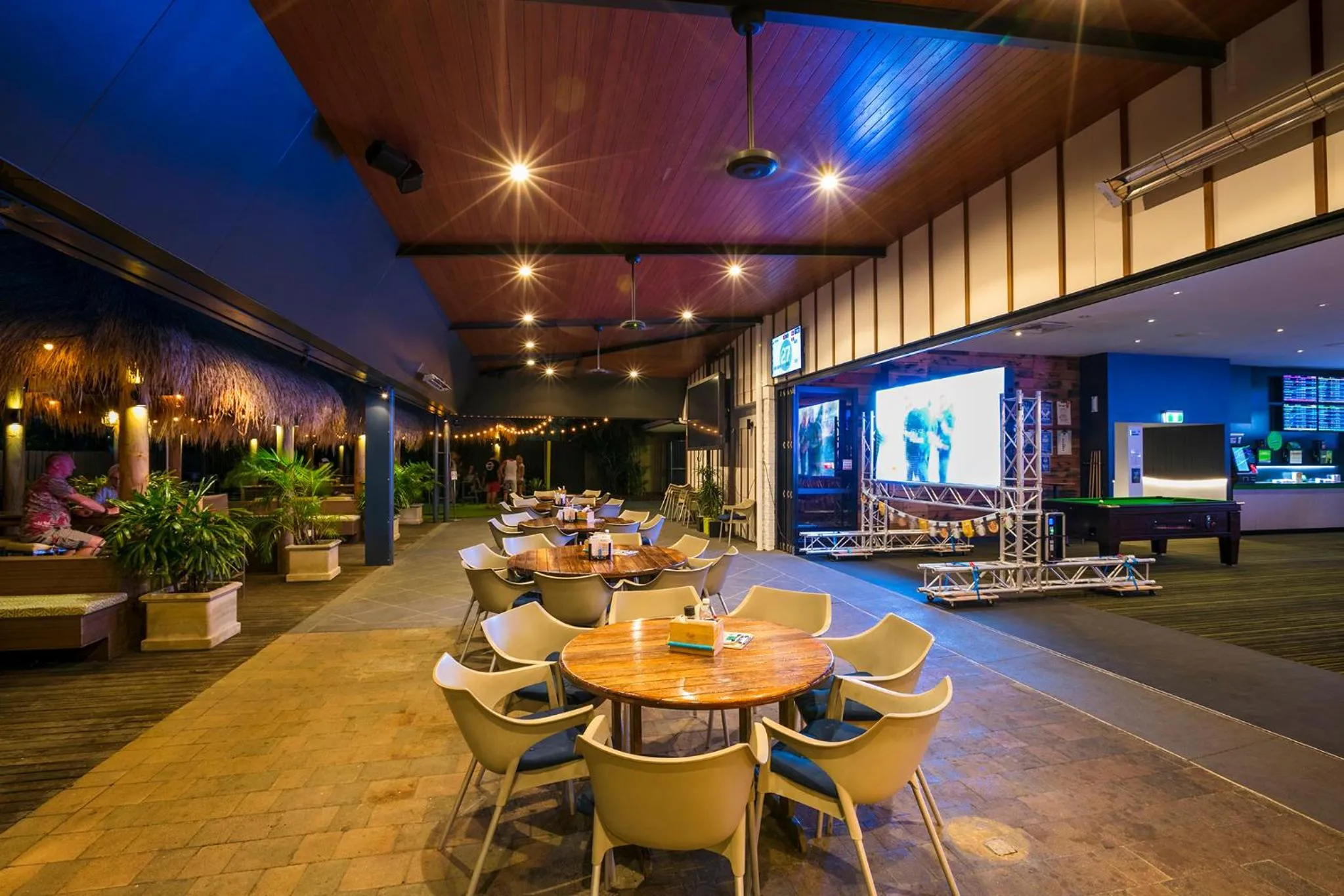 Restaurant/places to eat in Nightcap at Kawana Waters Hotel
