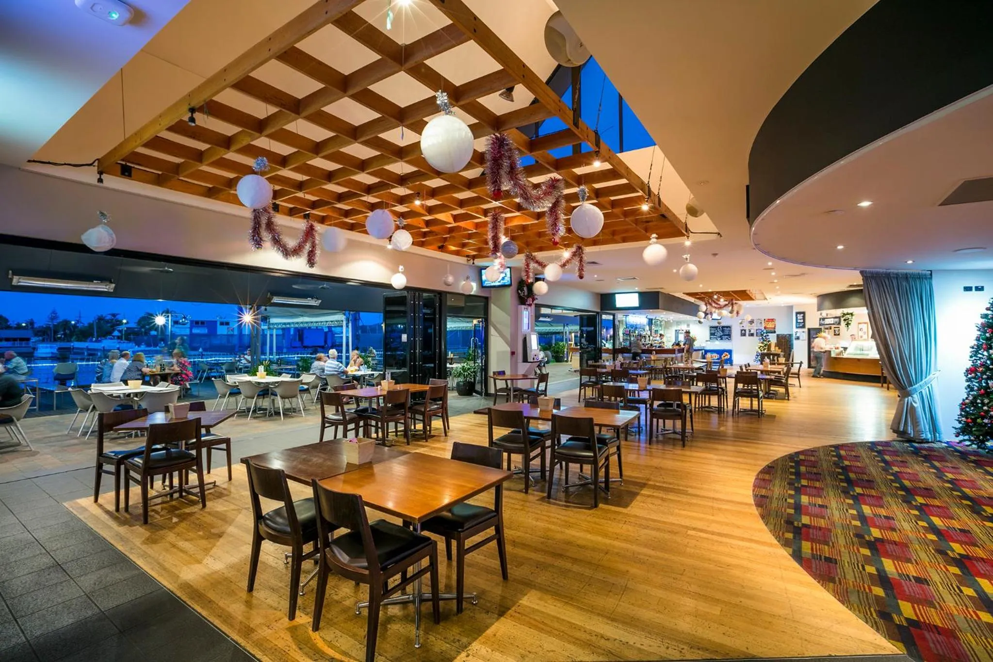 Restaurant/places to eat in Nightcap at Kawana Waters Hotel