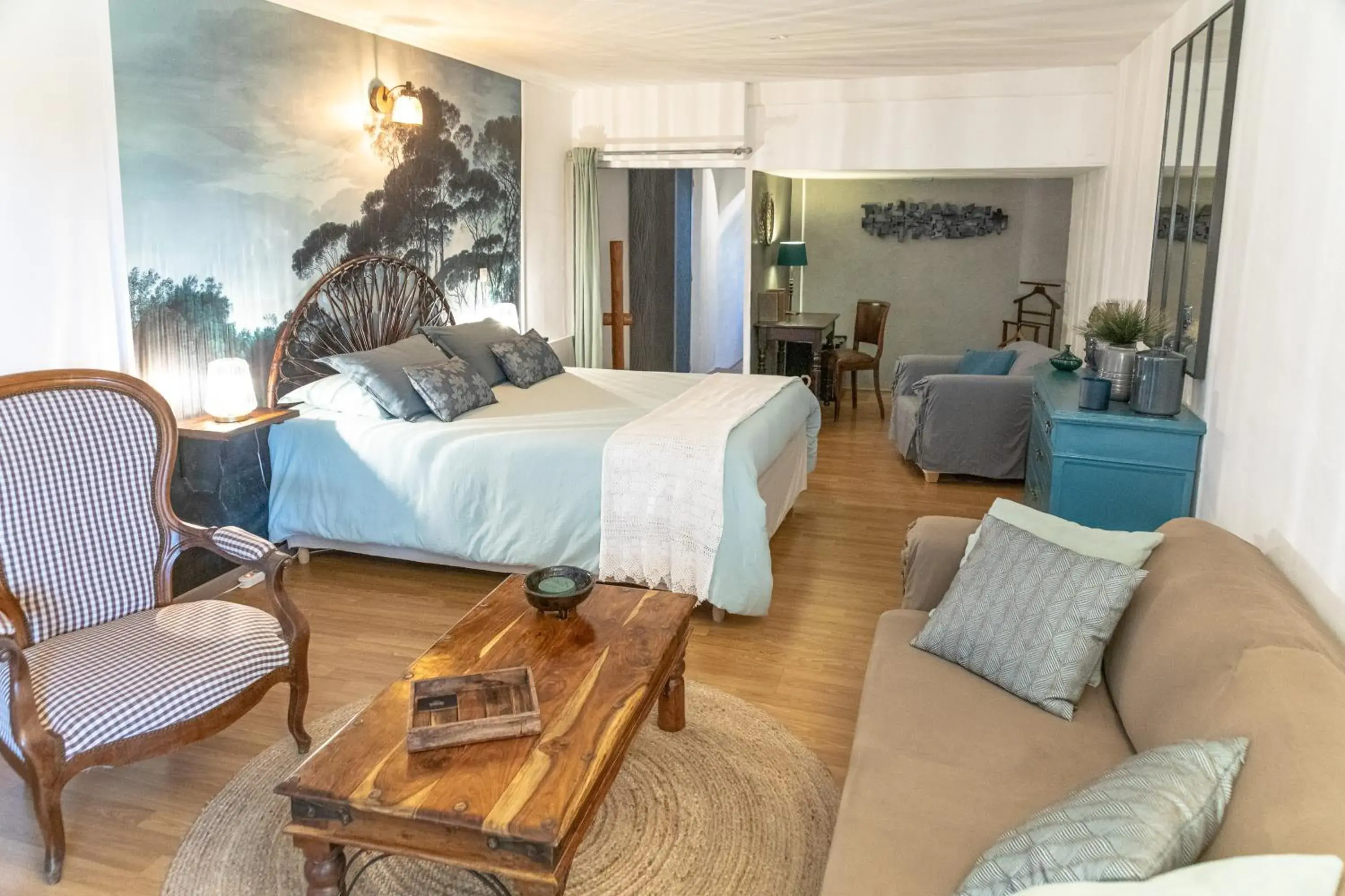 Family Room with Bathroom in La Bastide de Canaules Family Room with Bathroom in La Bastide de Canaules