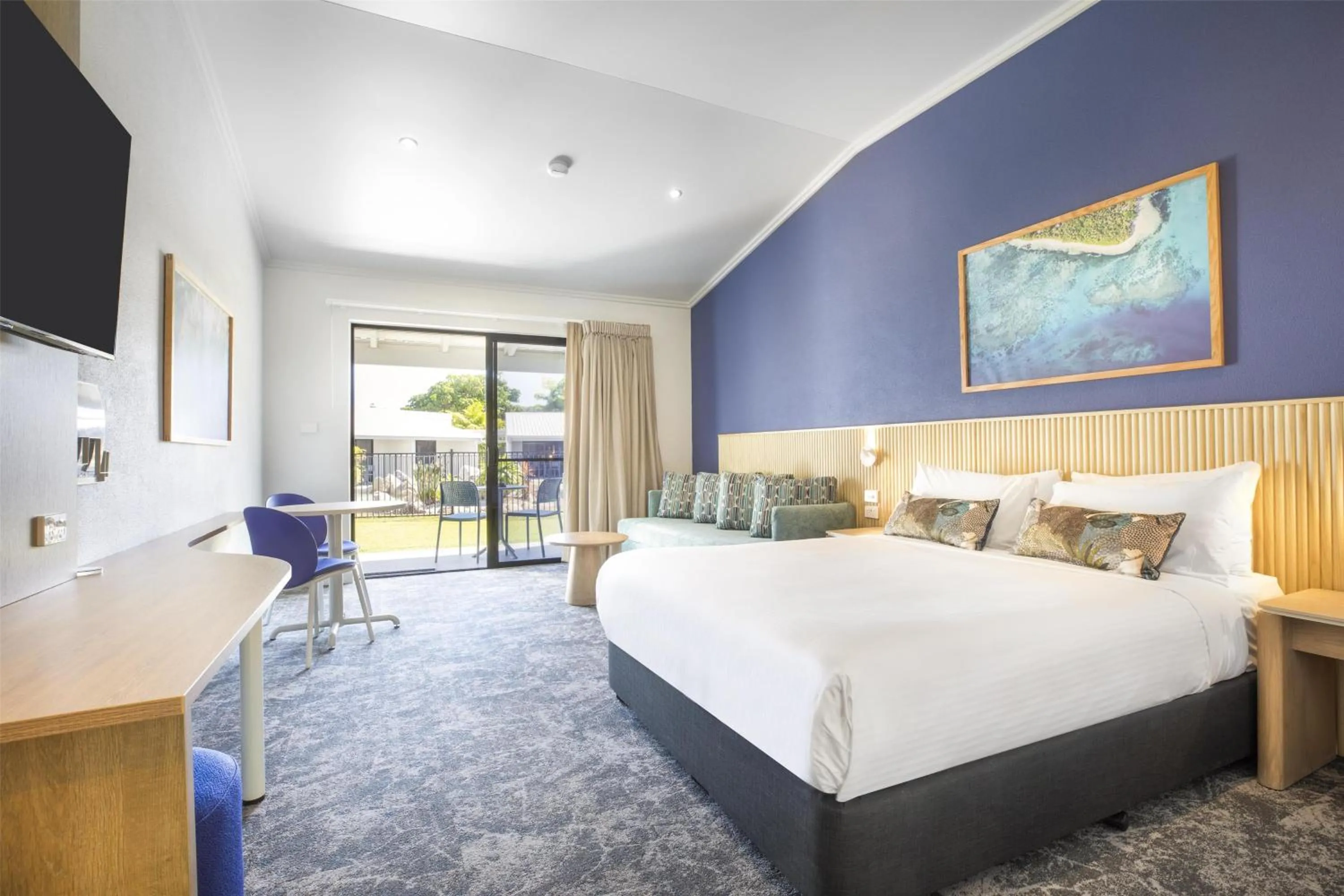 Bedroom, Bed in Nightelier Mission Beach