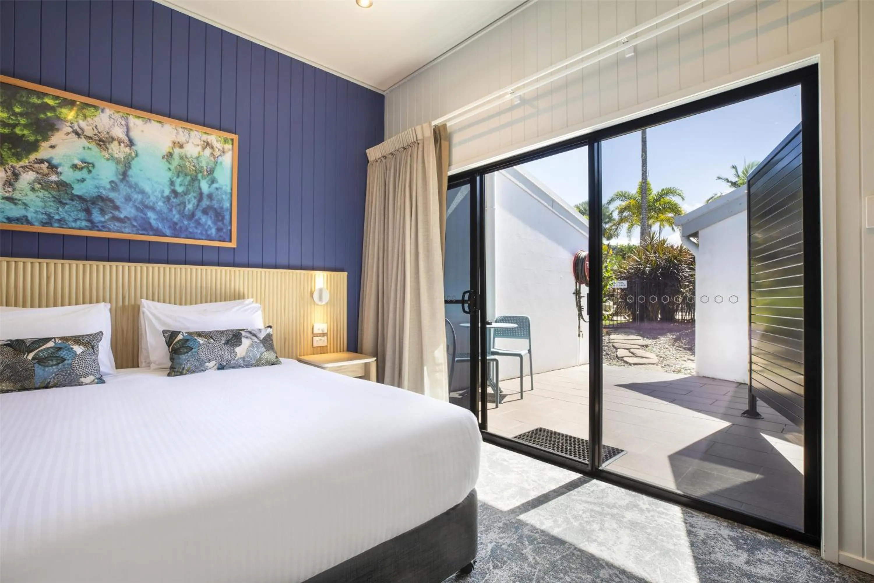 Bedroom, Bed in Nightelier Mission Beach