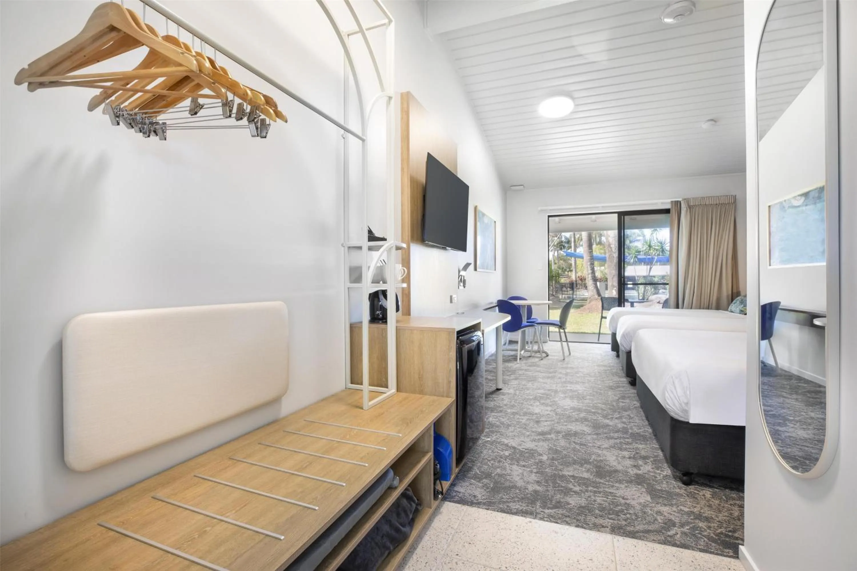 Bedroom, Bed in Nightelier Mission Beach