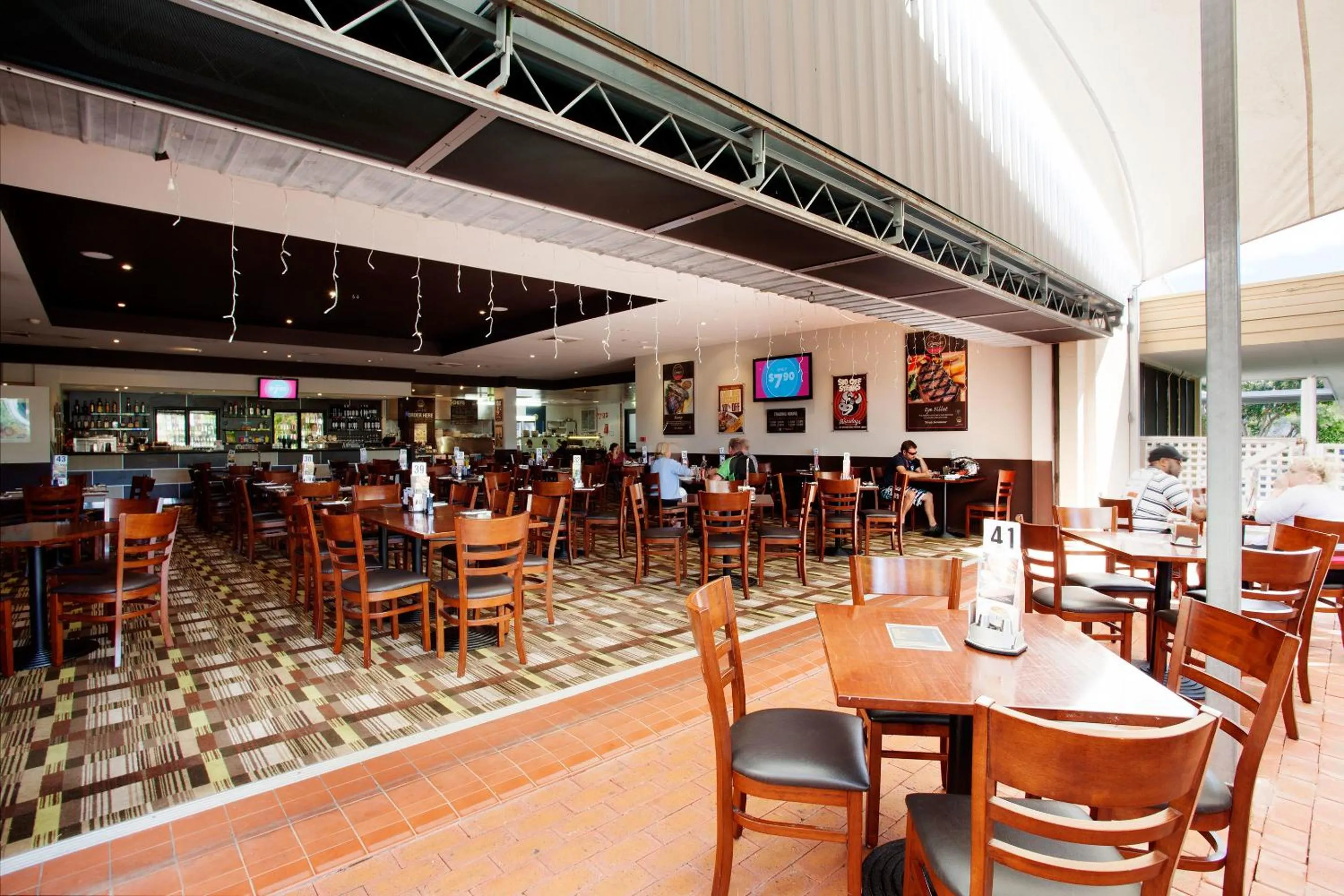 Restaurant/places to eat in Nightcap at Edge Hill Tavern