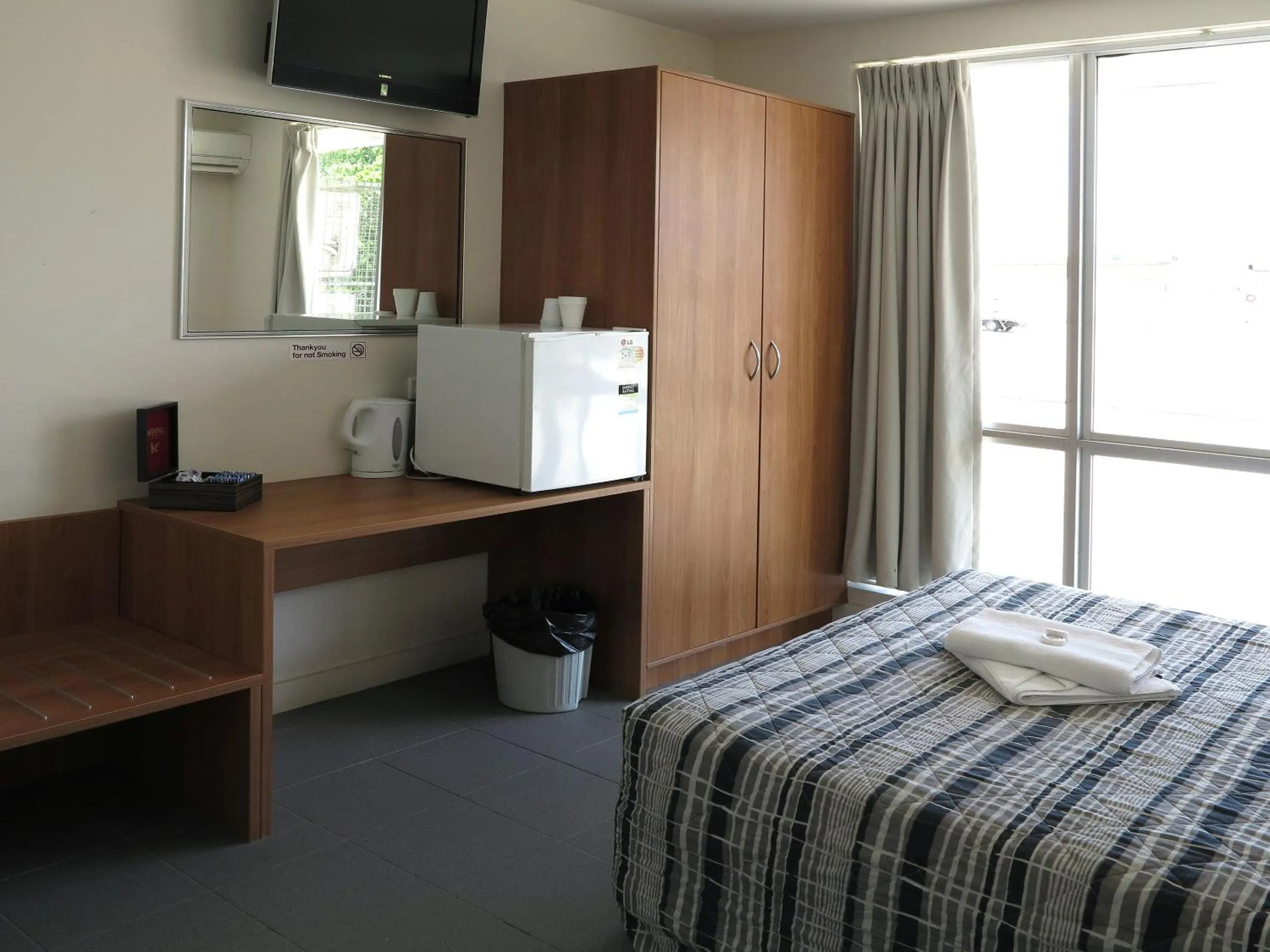 Coffee/tea facilities, Bed in Upper Ross Hotel