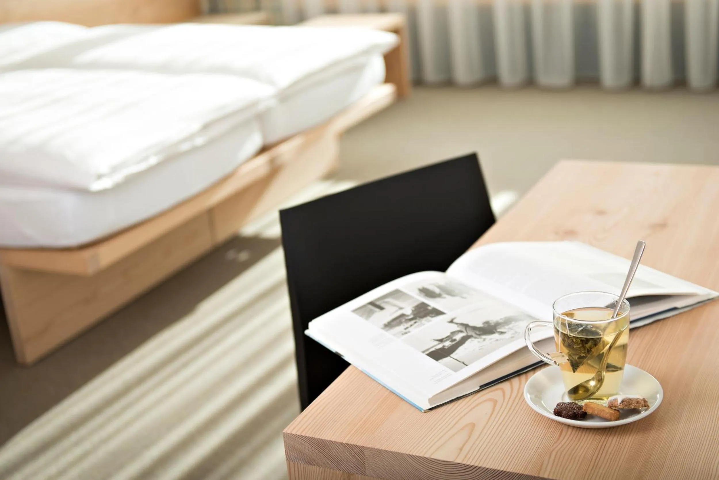 Coffee/tea facilities, Bed in Hauser Hotel St. Moritz