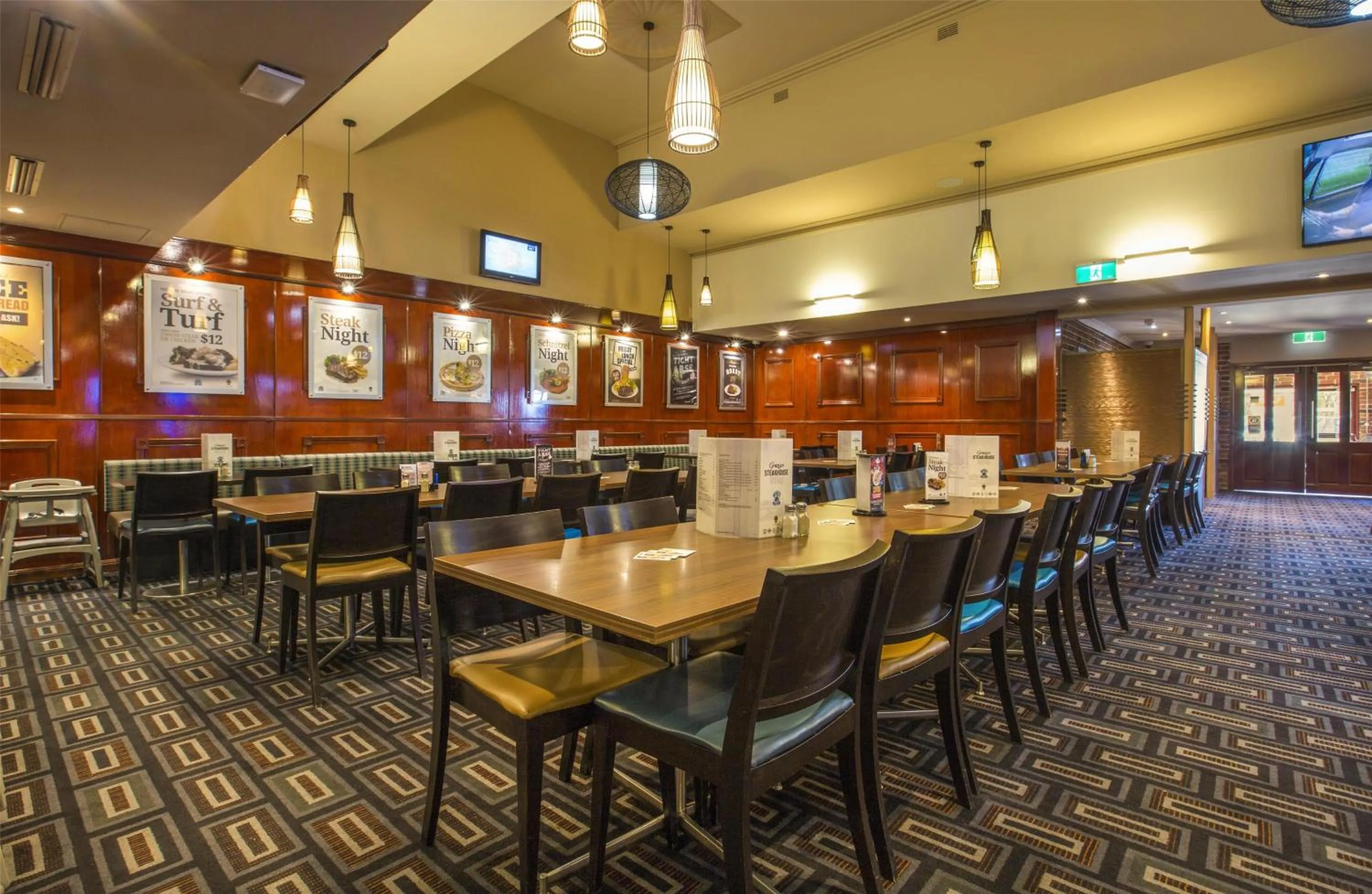 Restaurant/places to eat in Nightcap at Blue Cattle Dog Hotel