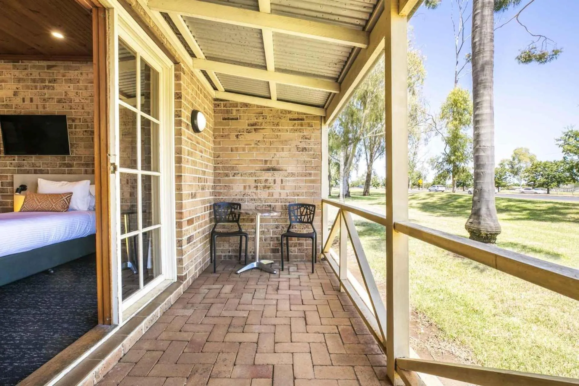 View (from property/room), Bed in Nightcap at Macquarie Inn