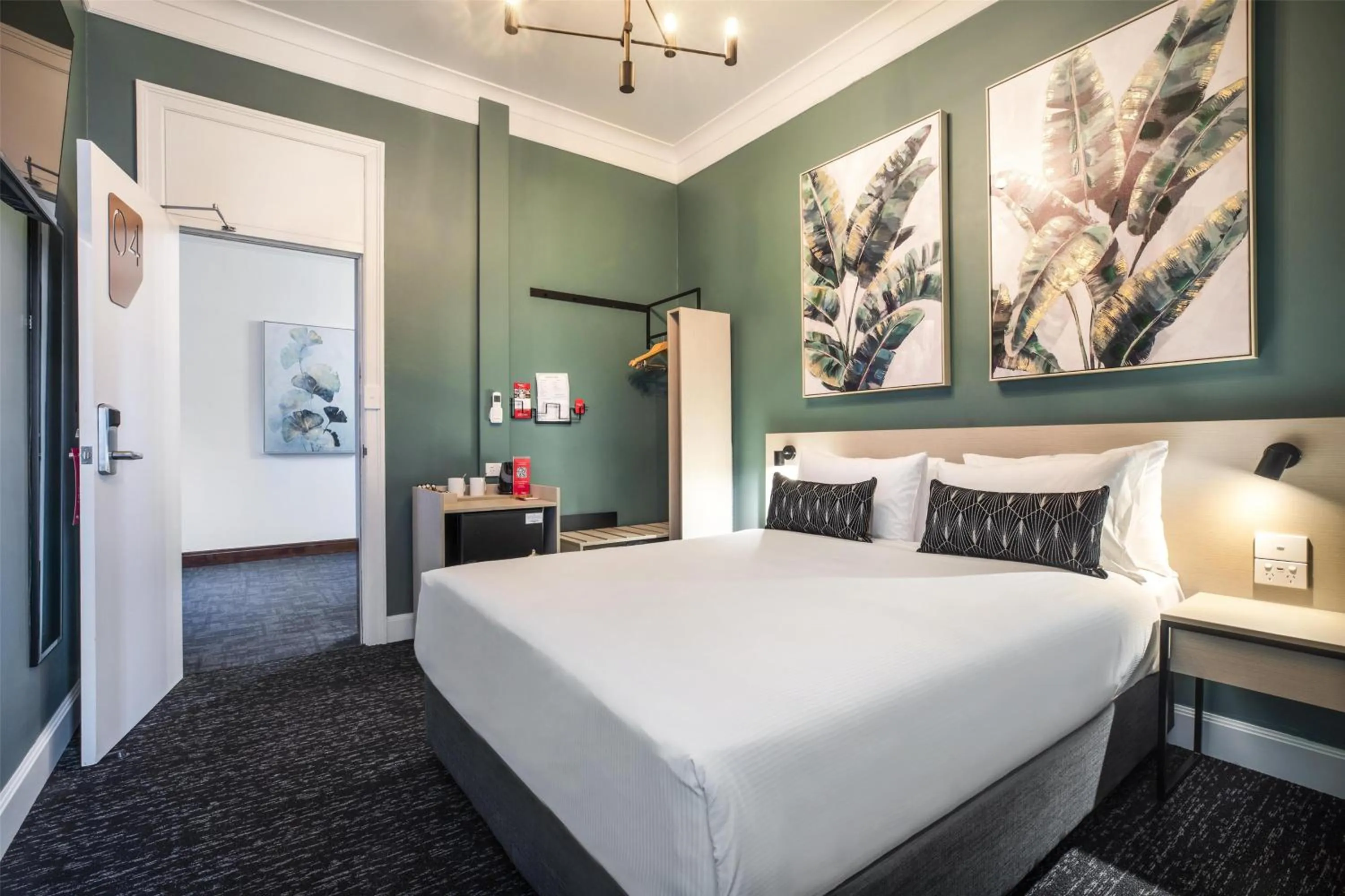 Bedroom, Bed in Nightcap at Pymble Hotel