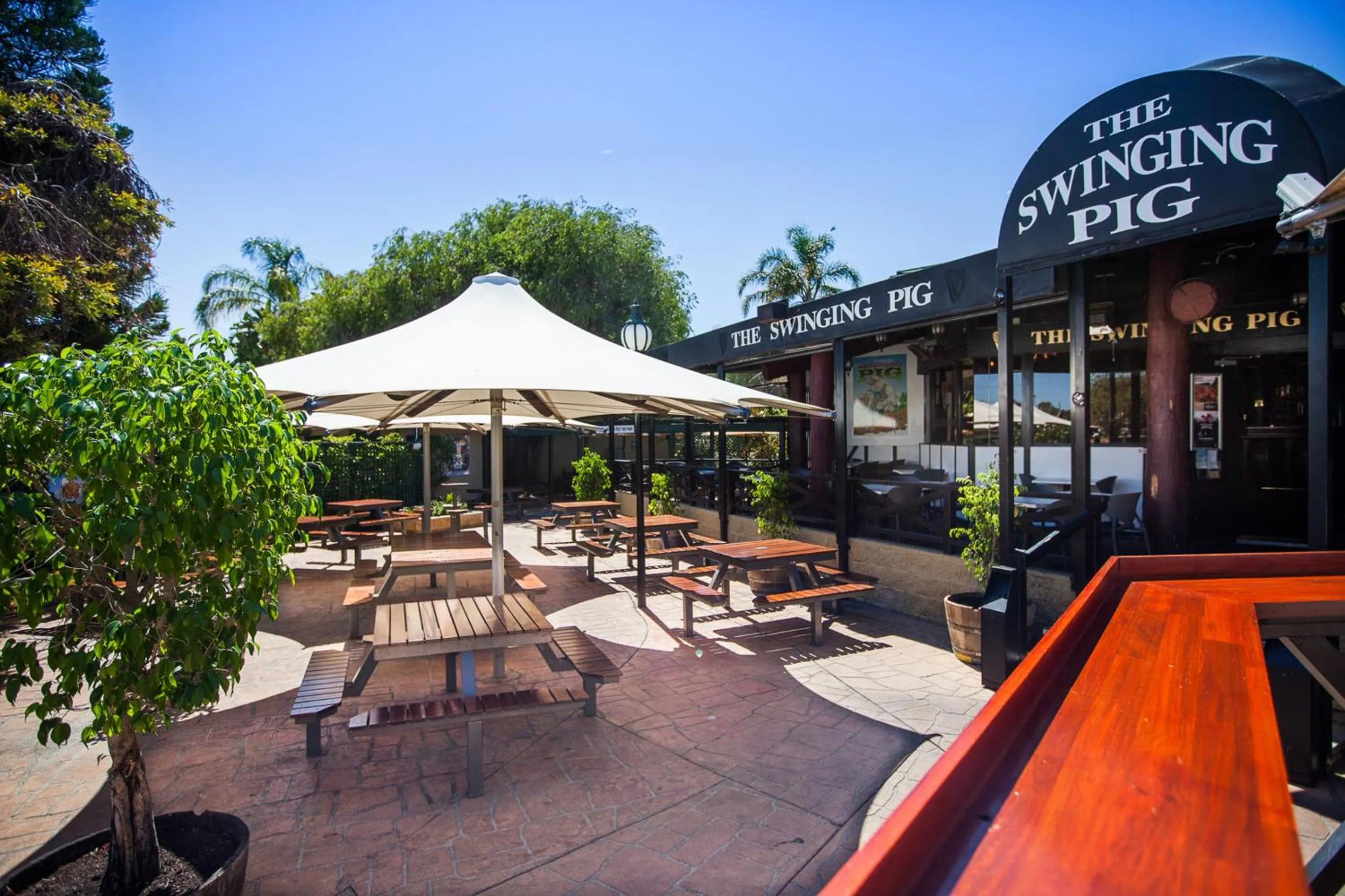 Restaurant/places to eat in Leisure Inn Hotel Rockingham