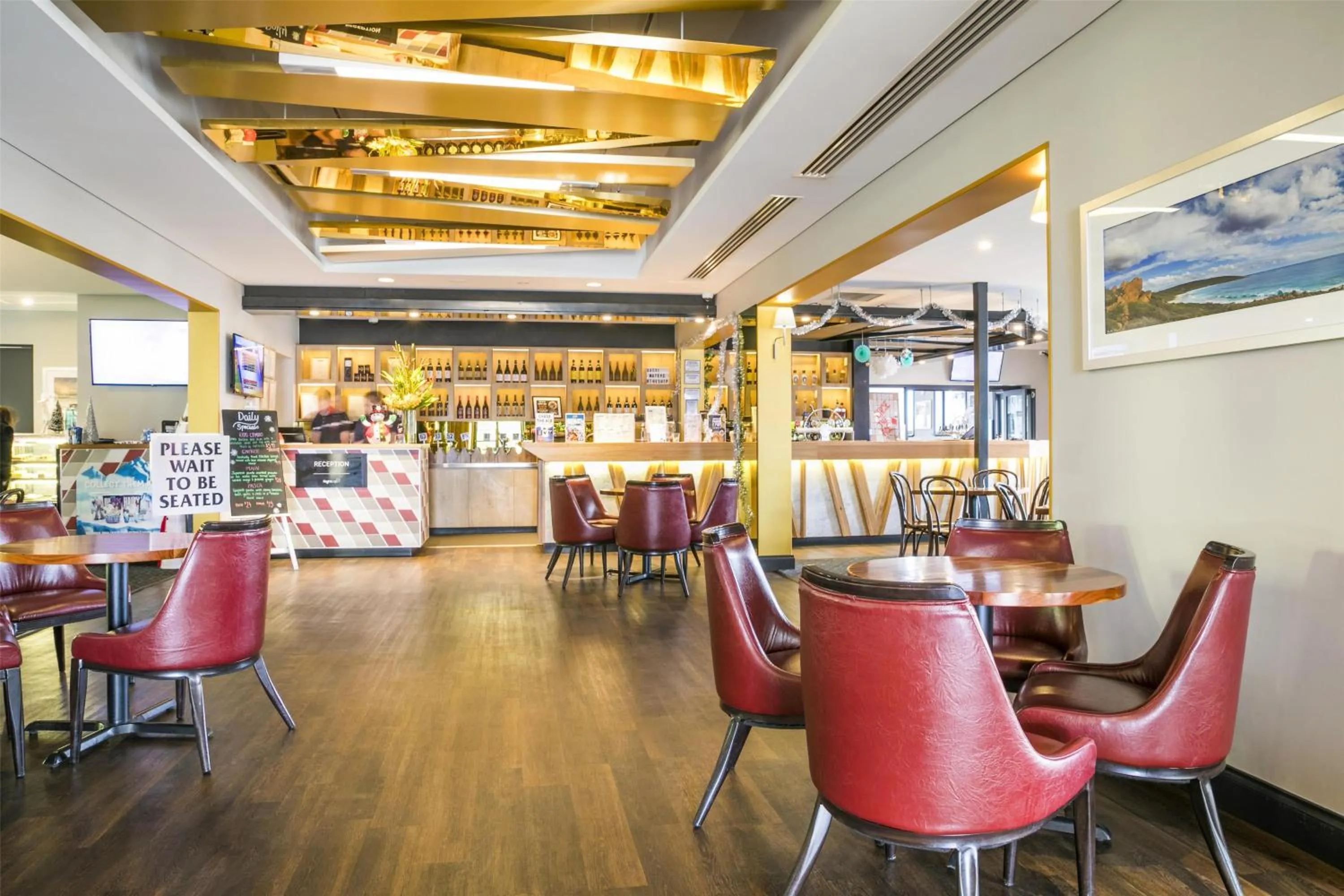 Restaurant/places to eat in Nightcap at the Ship Inn