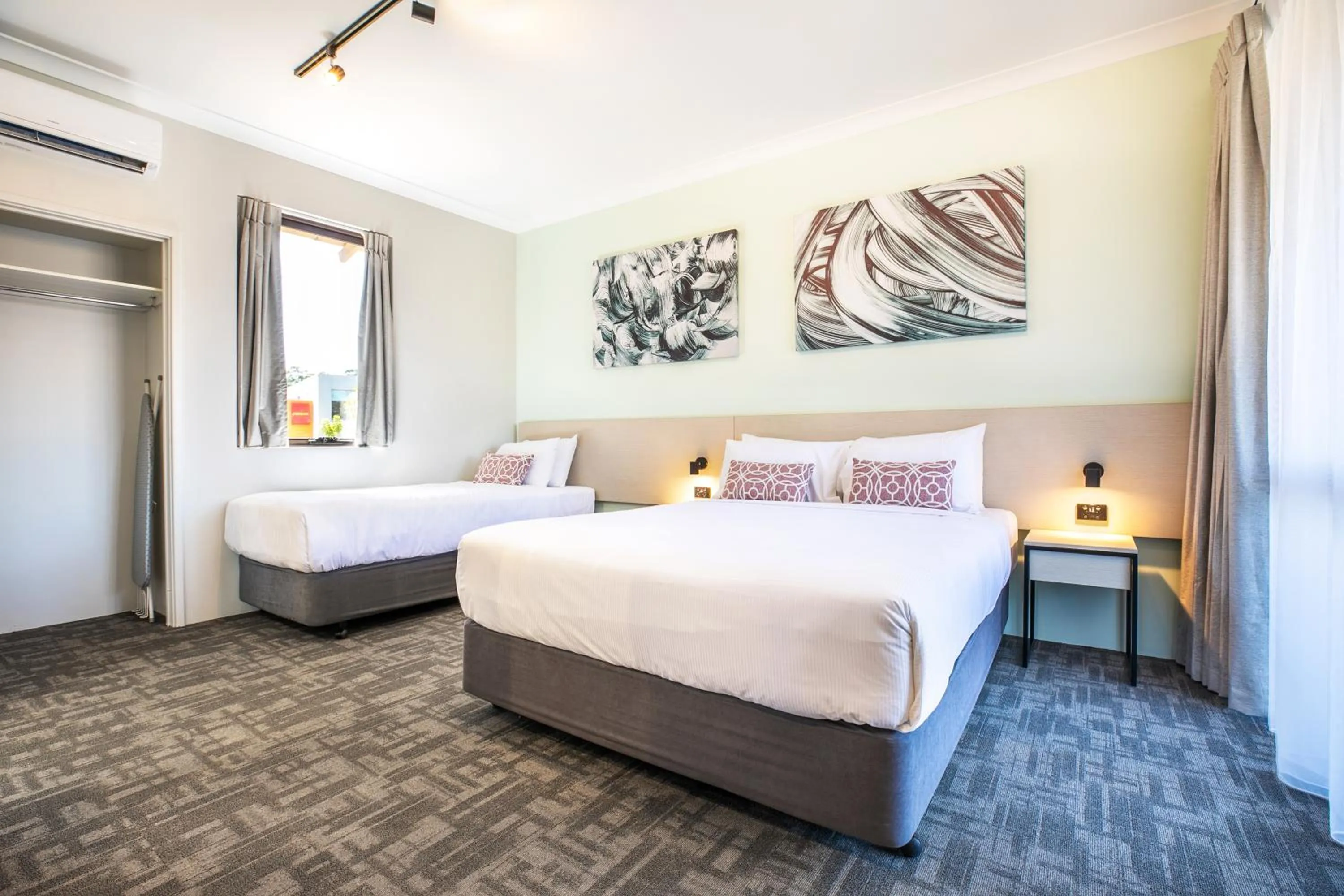 Bedroom, Bed in Nightcap at Wanneroo Tavern