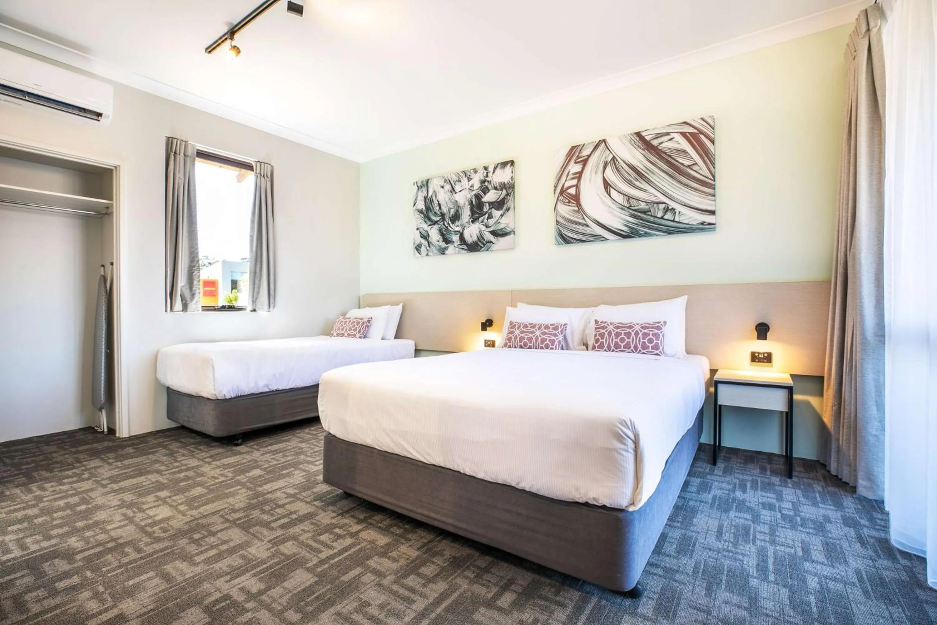 Bedroom, Bed in Nightcap at Wanneroo Tavern