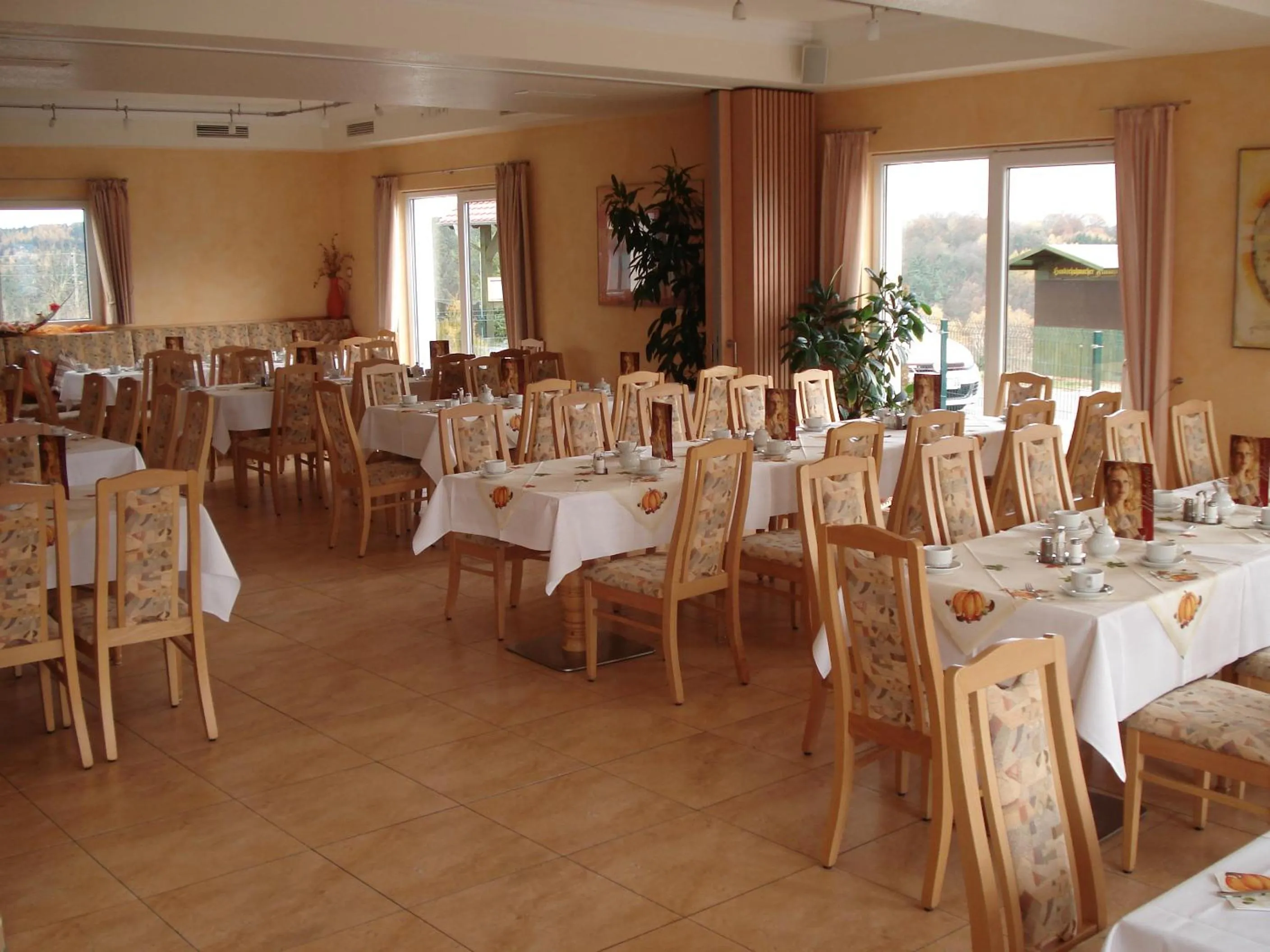 Restaurant/places to eat in Panorama Hotel am Frankenstein