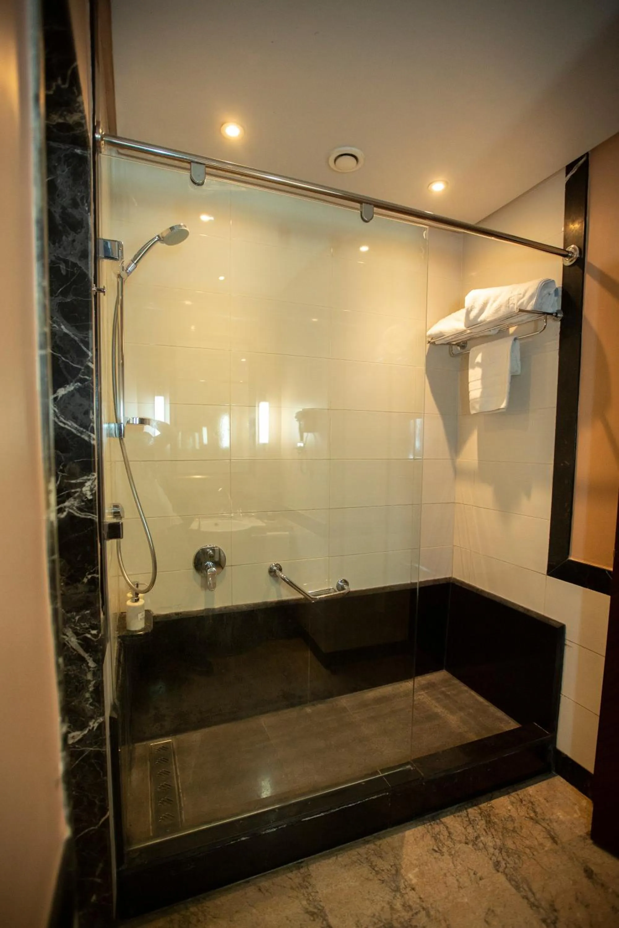 Bathroom in Hotel Atlantic Agdal