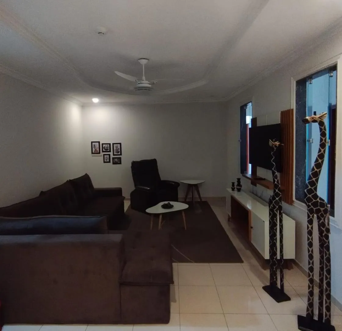 Communal lounge/ TV room in Hotel JB