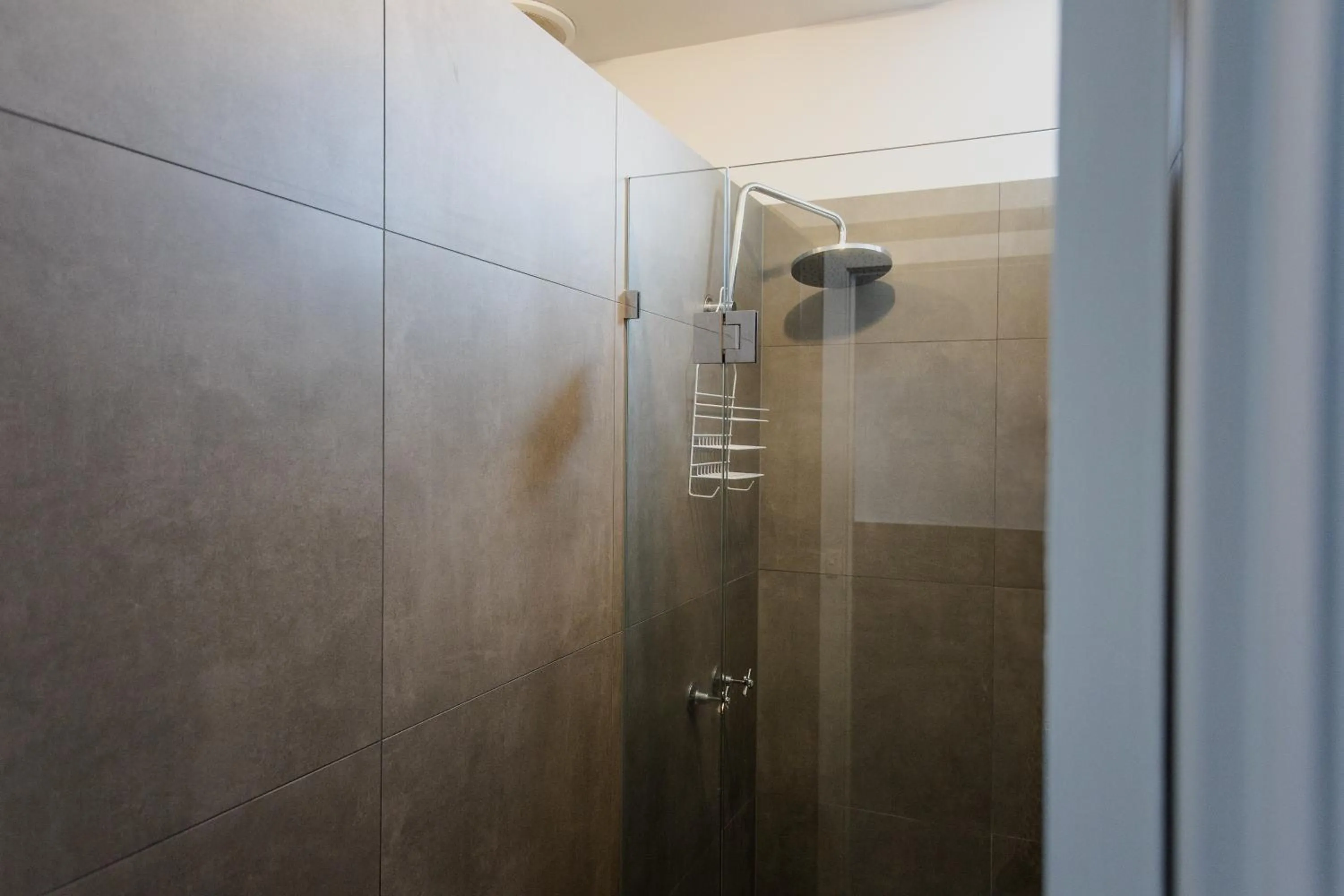 Bathroom in College Lawn Hotel