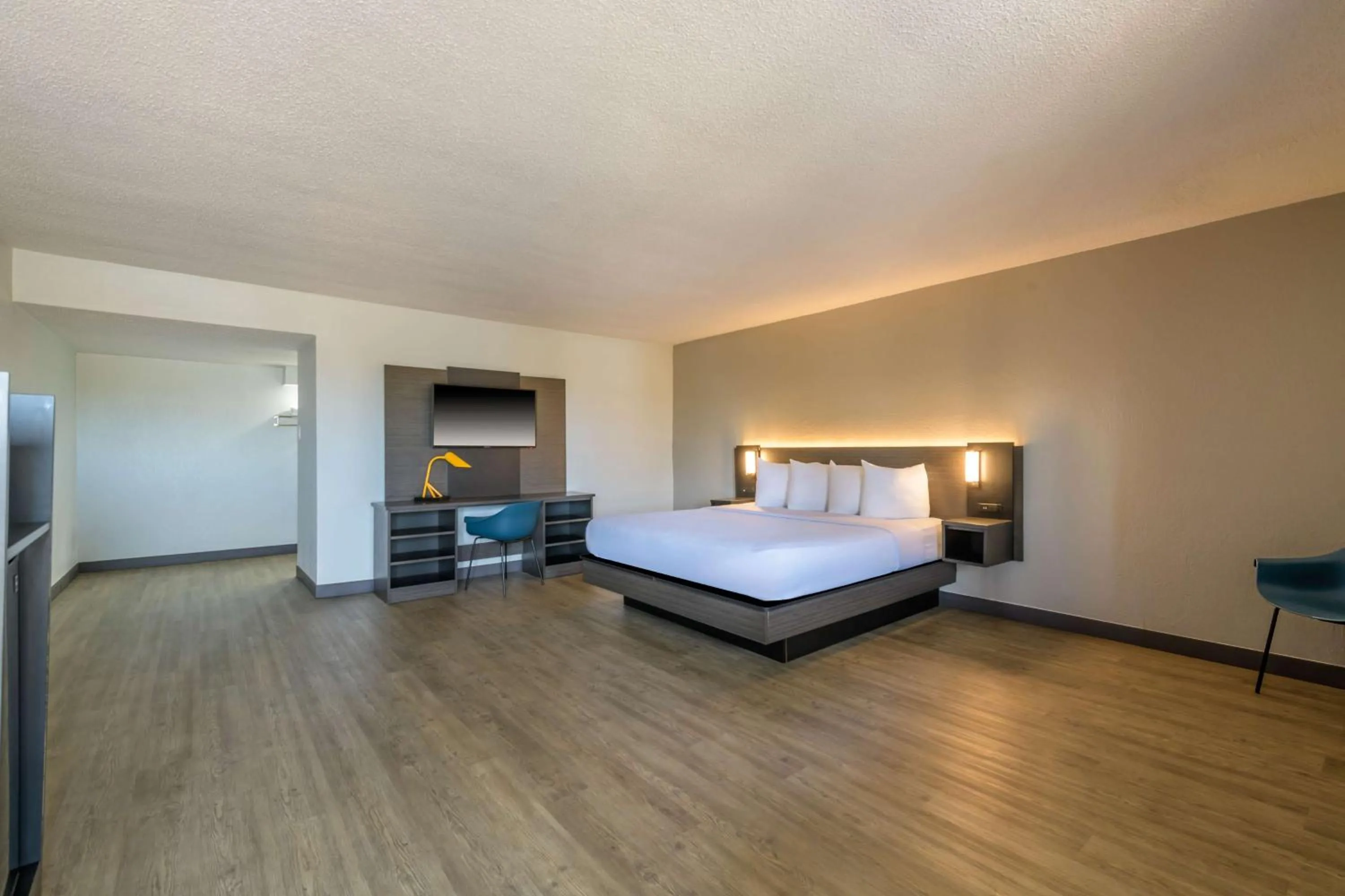 Photo of the whole room, Bed in Motel 6-Ocala, FL - Conference Center