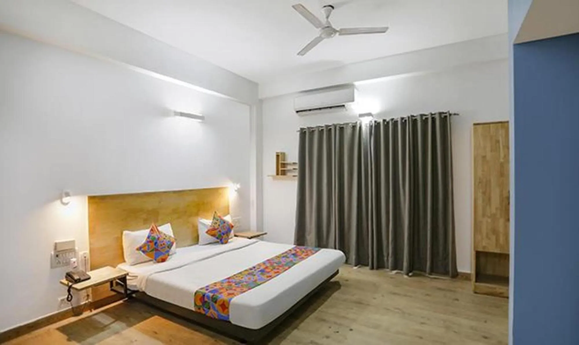 Bed in FabHotel F9 Sector 51