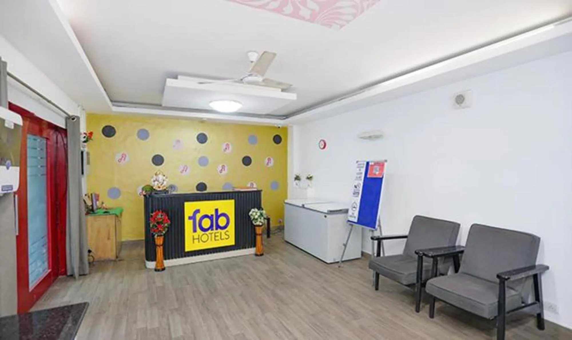 Lobby or reception in FabHotel F9 Sector 51