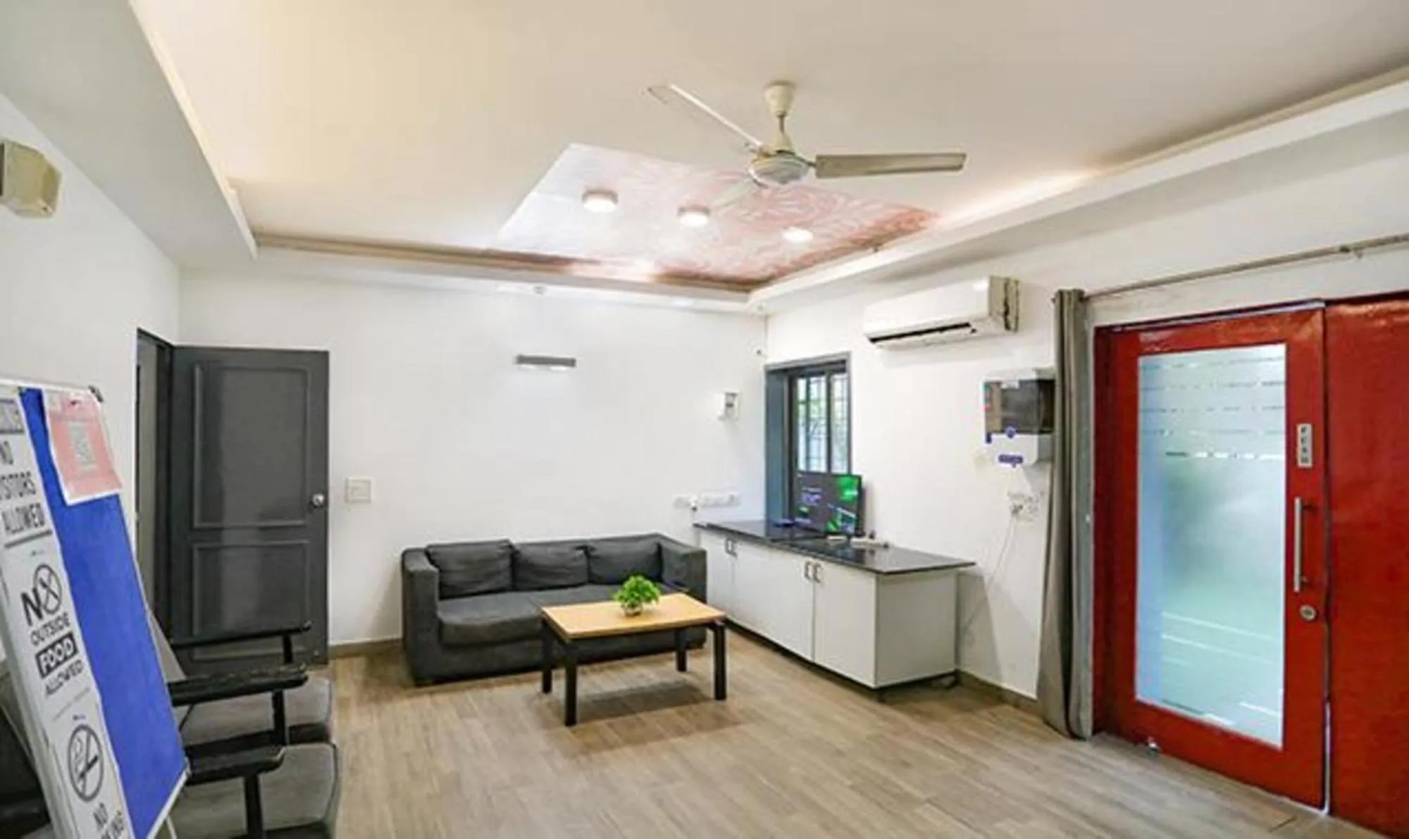 Seating area in FabHotel F9 Sector 51