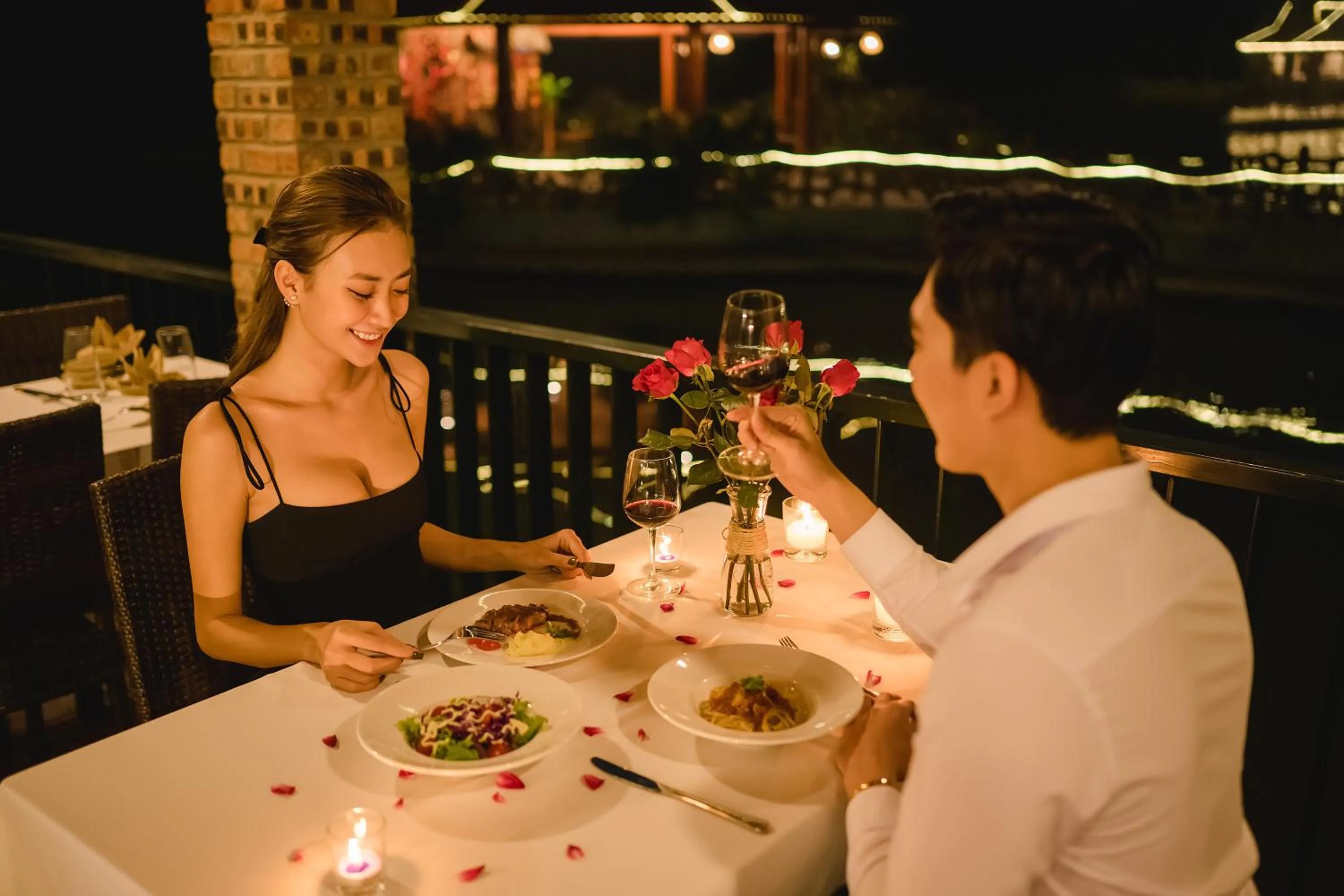 Restaurant/places to eat in Memorina Ninh Binh Resort