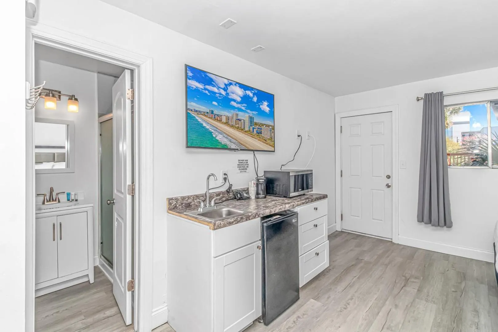 Kitchen or kitchenette in Sun Fun